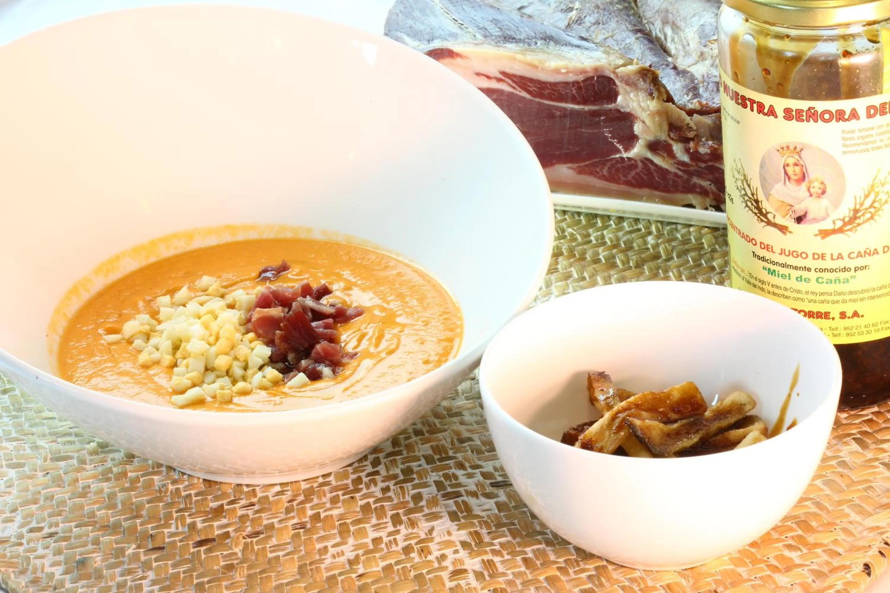 Restaurant/places to eat in Hotel Jauregui