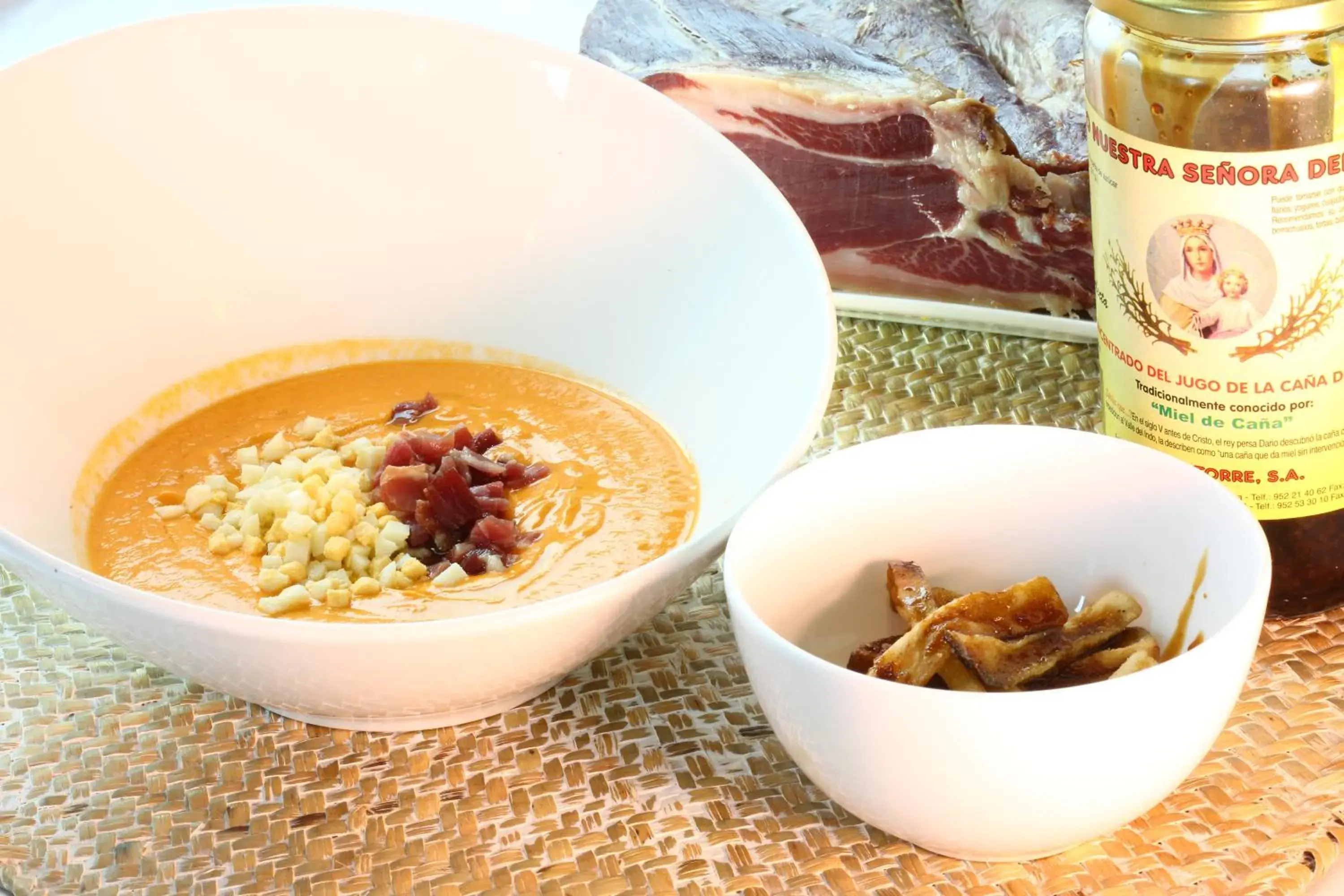 Restaurant/places to eat in Hotel Jauregui Restaurant/places to eat in Hotel Jauregui