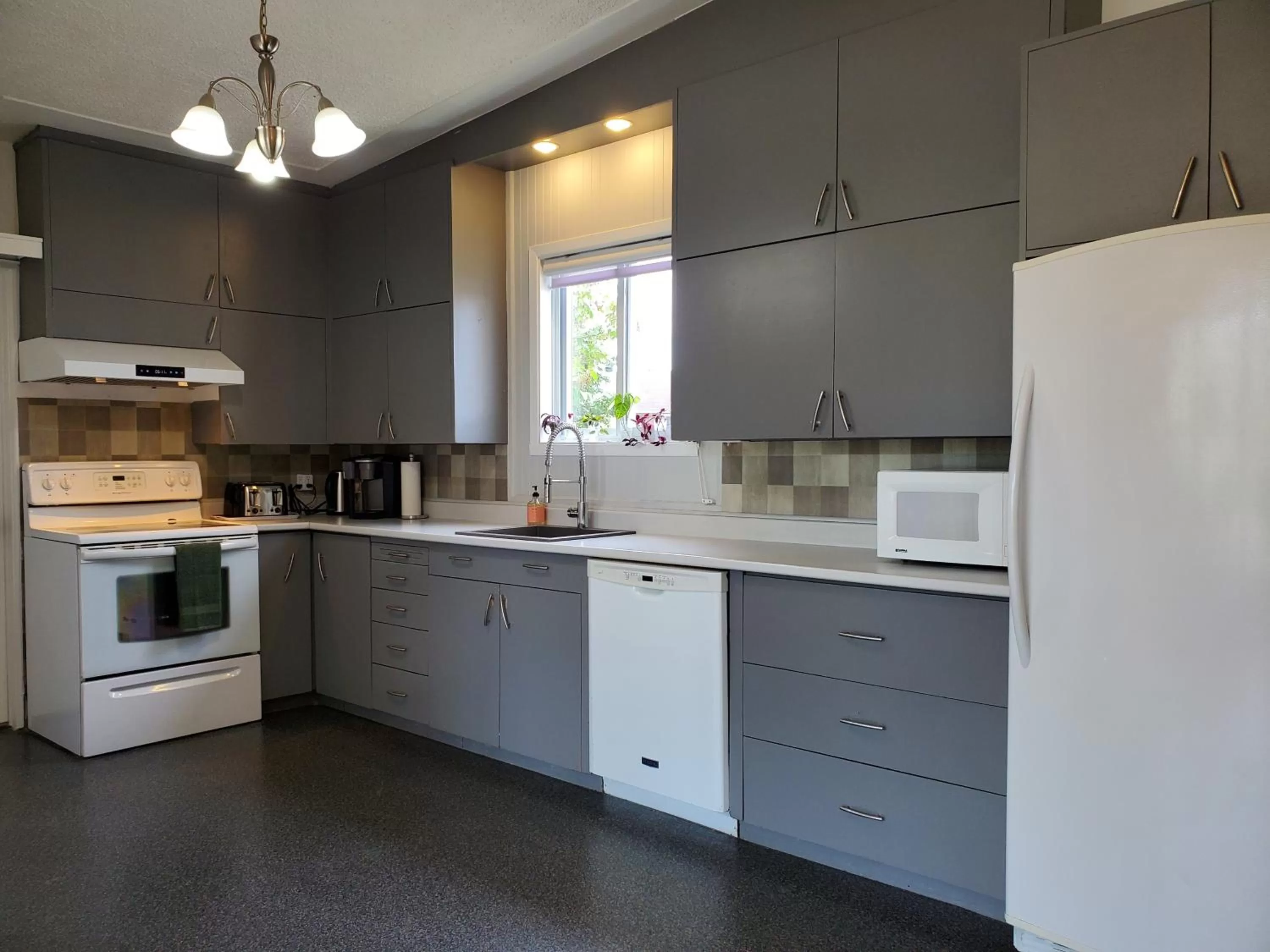 Kitchen or kitchenette, Kitchen/Kitchenette in Auberge Mélilot