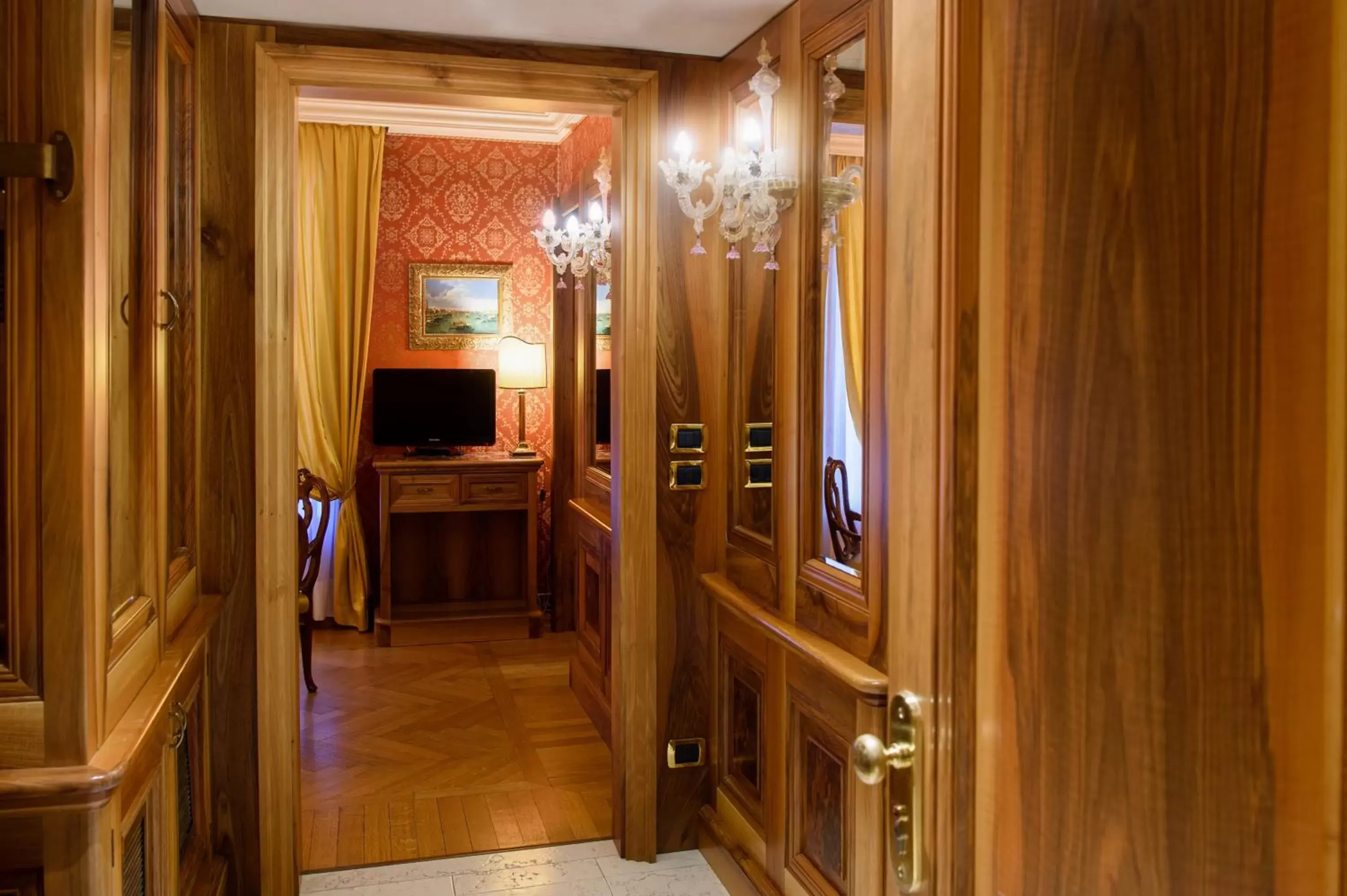 Bedroom, TV/Entertainment Center in Hotel Santa Marina