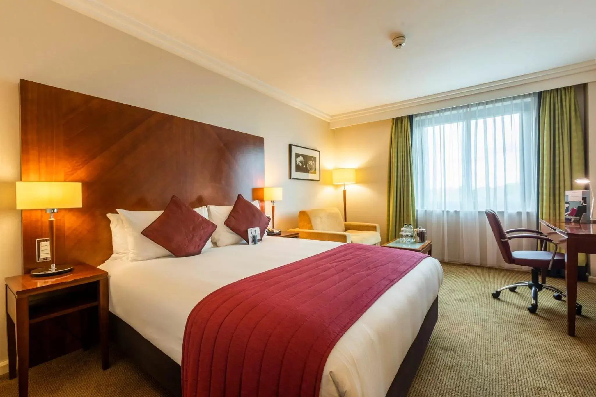 Photo of the whole room, Bed in Crowne Plaza Birmingham NEC, an IHG Hotel