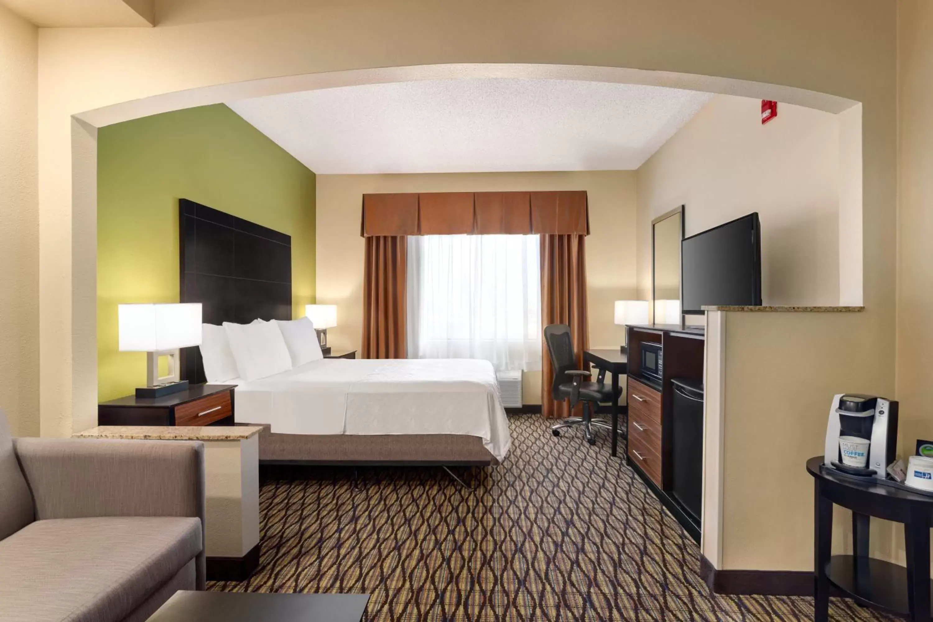 Photo of the whole room in Holiday Inn Express Hotel & Suites Edmond, an IHG Hotel