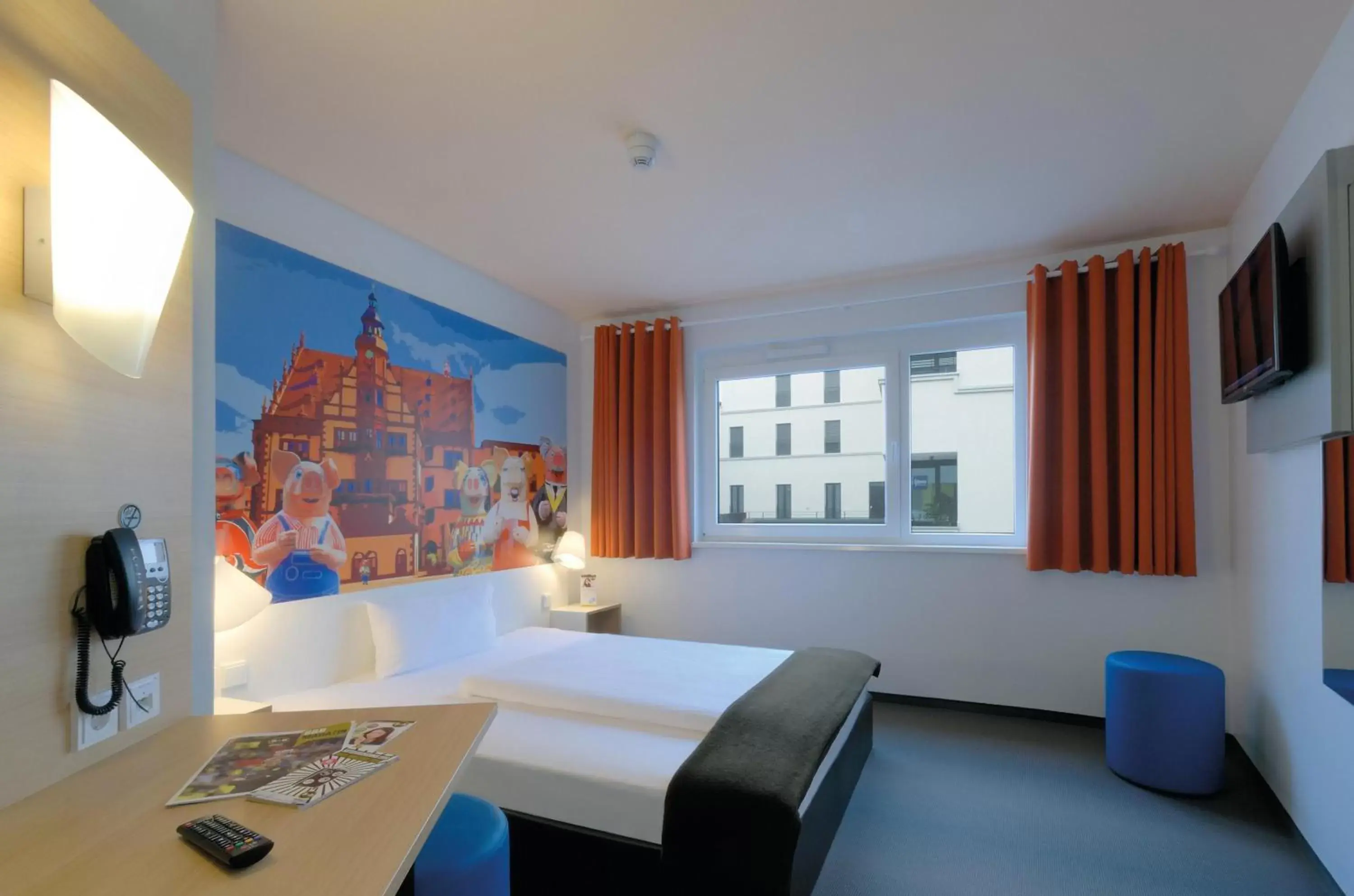 Photo of the whole room, Bed in B&B Hotel Schweinfurt-City