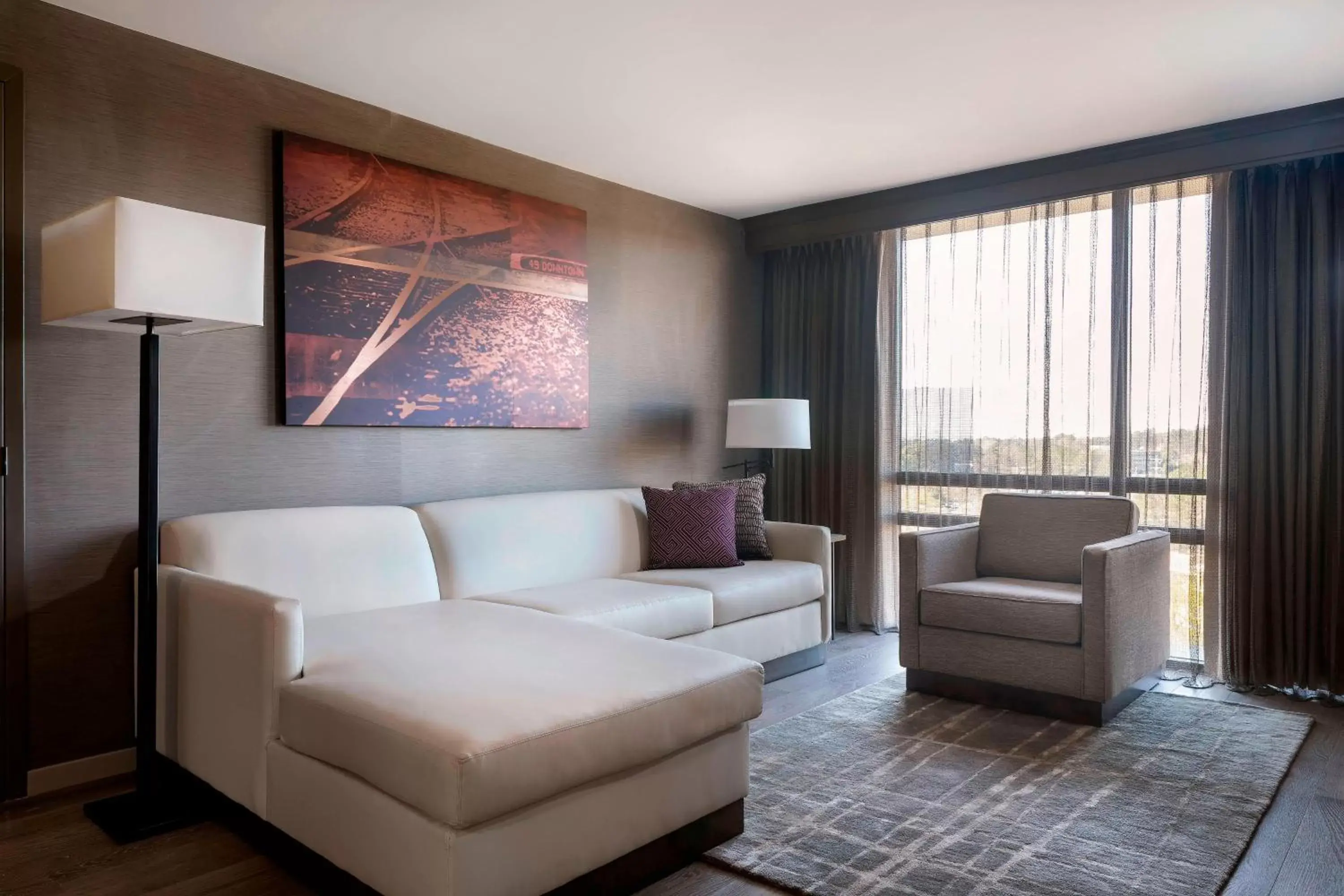 Bedroom, Seating Area in Atlanta Marriott Northeast/Emory Area