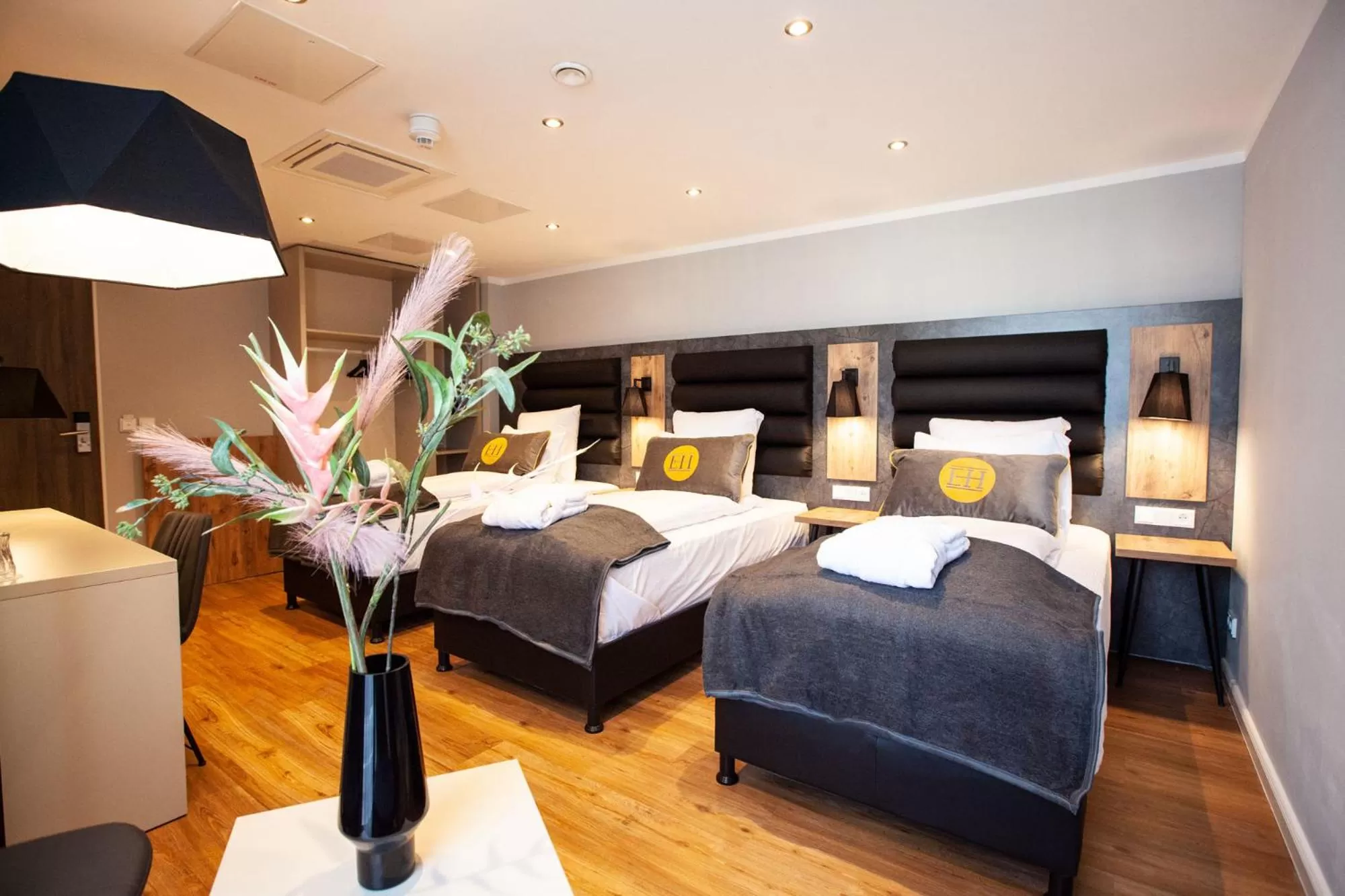 Photo of the whole room, Bed in DORMERO Hotel Bremen