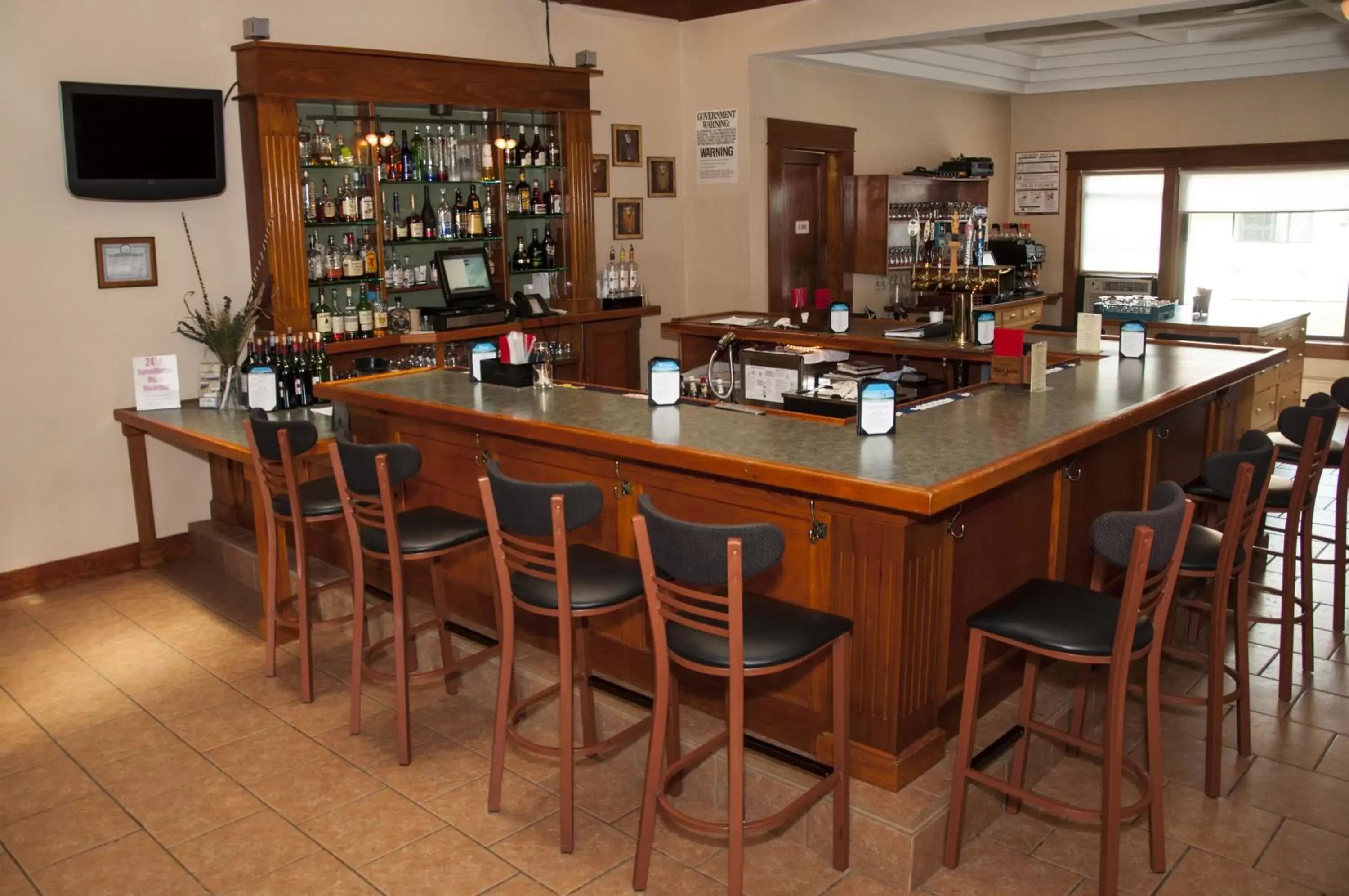 Restaurant/places to eat, Lounge/Bar in Bayside Resort, Lake George NY