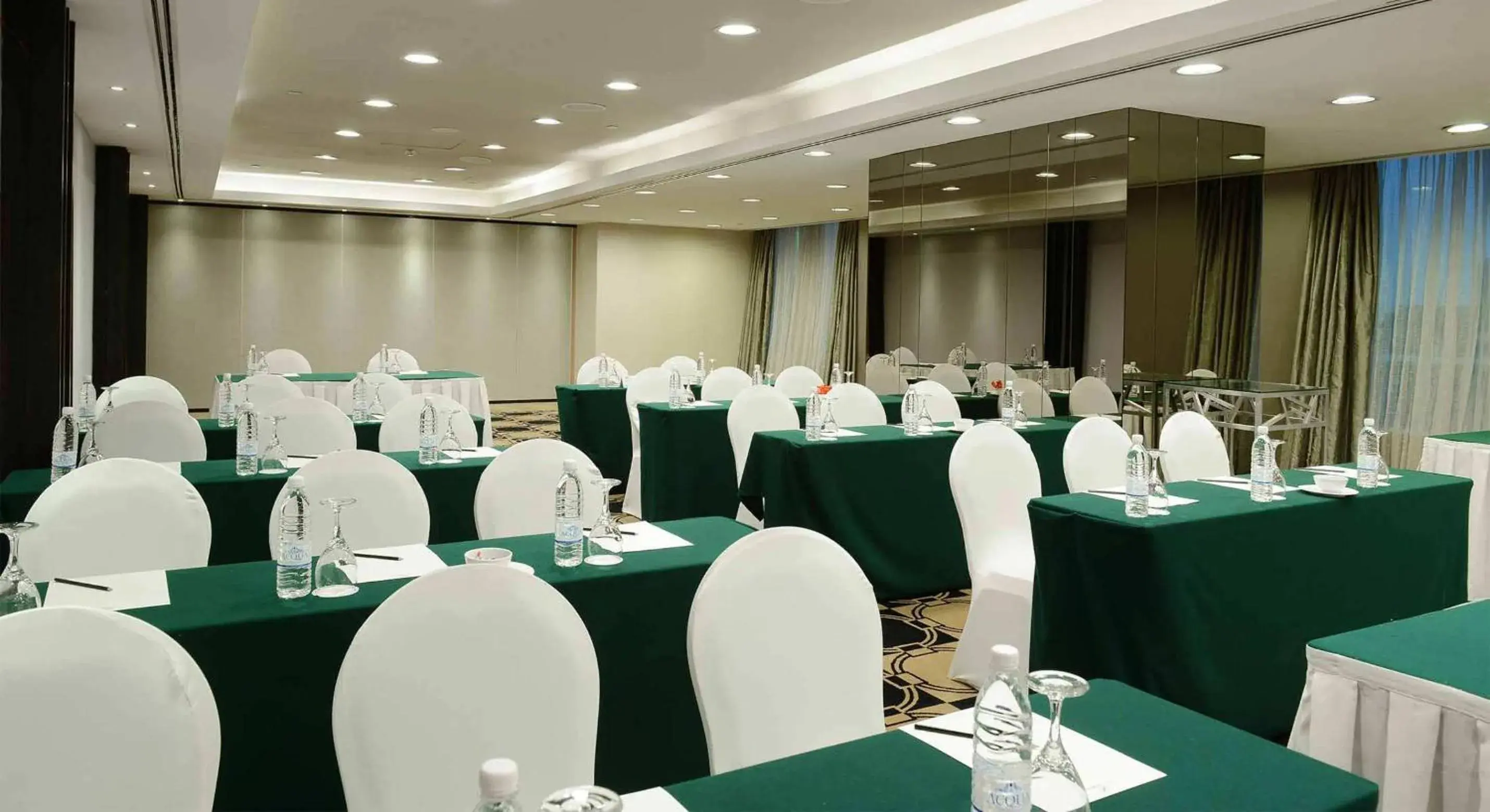 Meeting/conference room, Banquet Facilities in Pacific Regency Hotel Suites