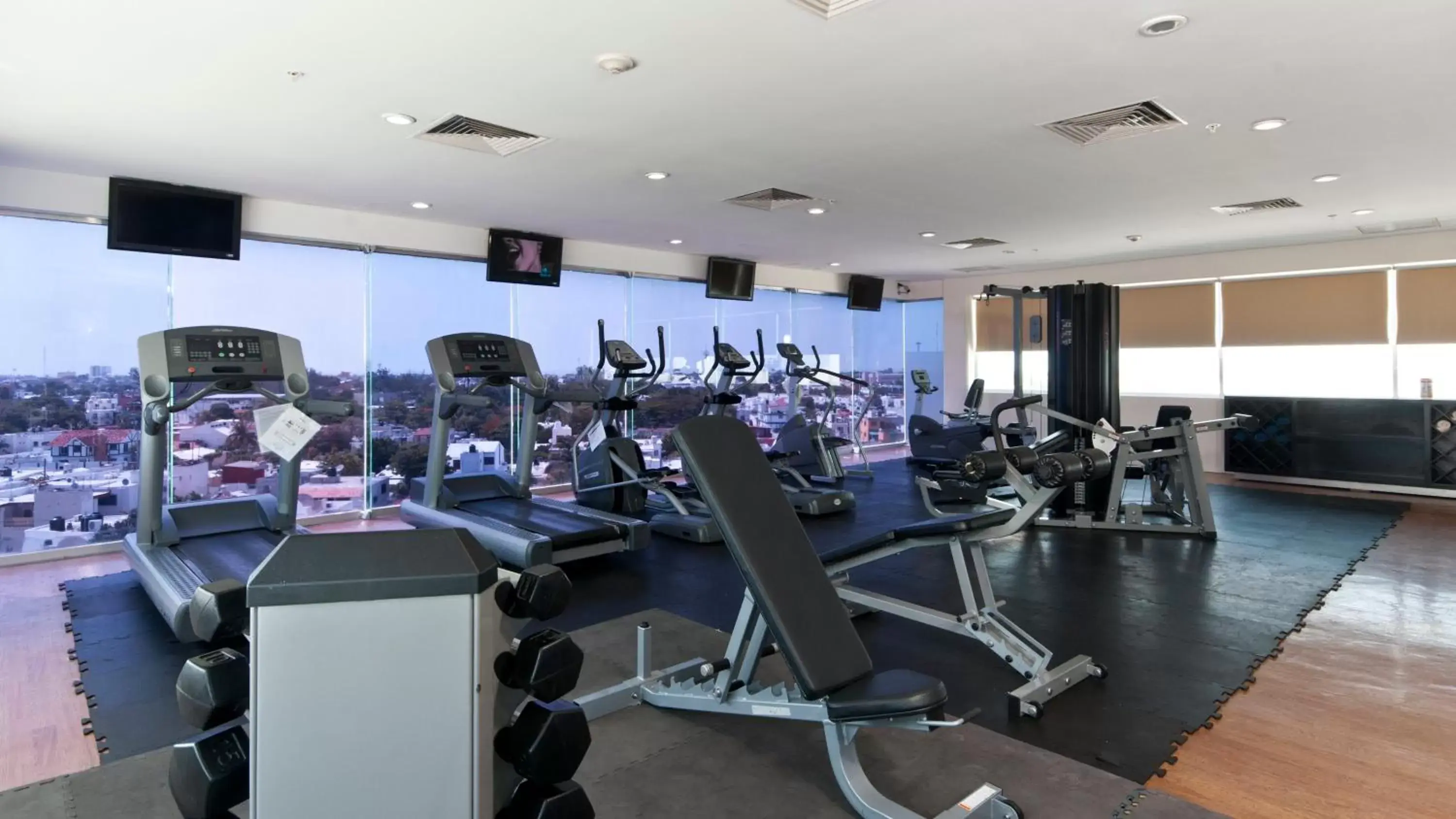 Fitness centre/facilities, Fitness Center/Facilities in Holiday Inn Express Ciudad Del Carmen, an IHG Hotel