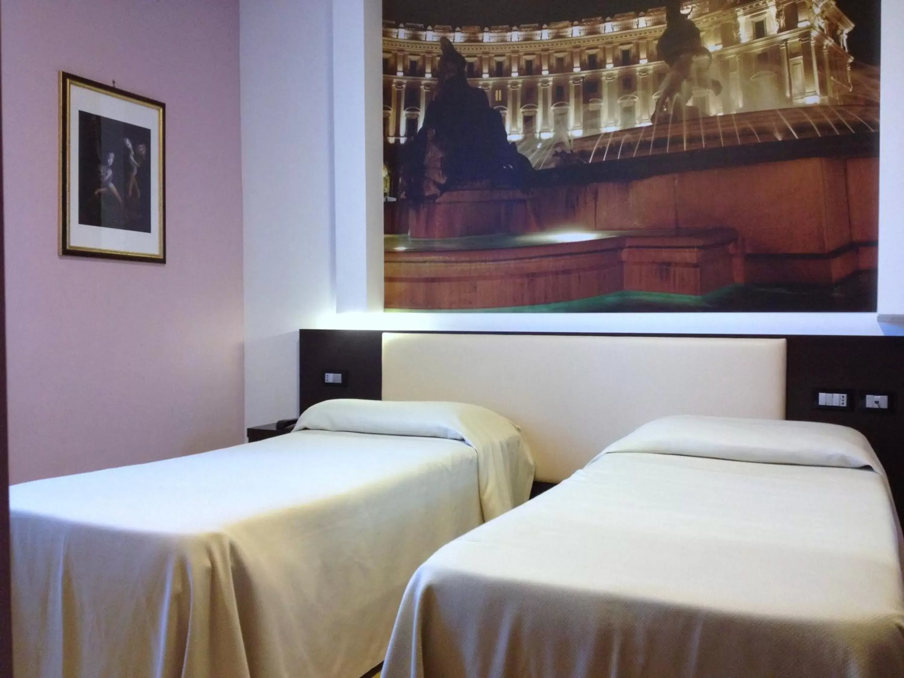 Twin Room in Hotel Star Twin Room in Hotel Star