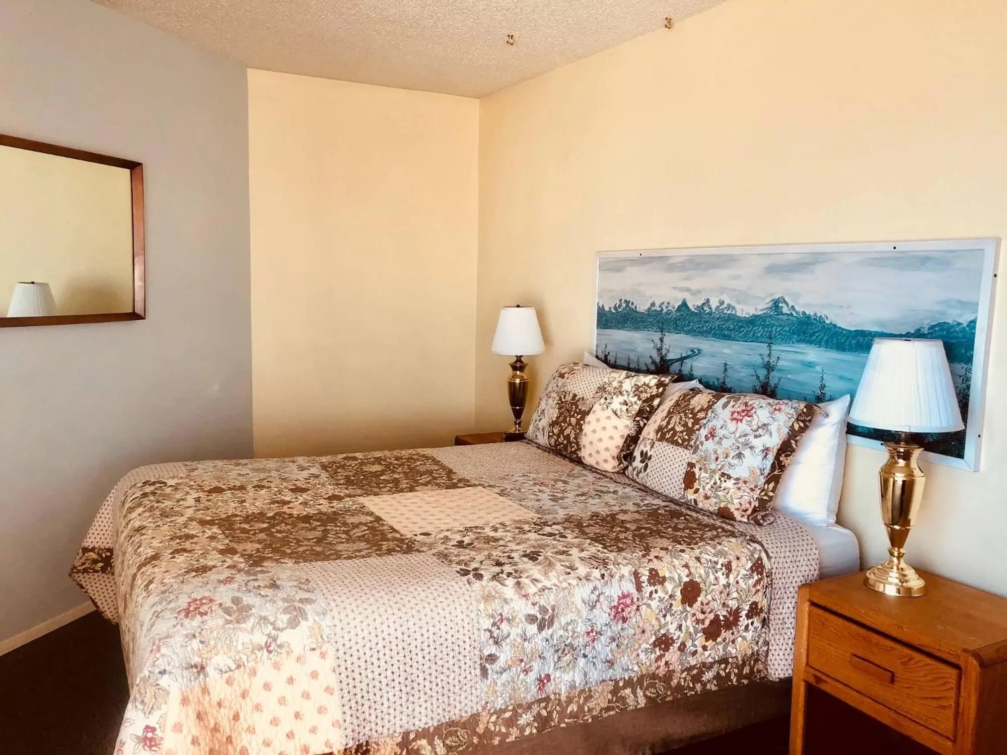 Bed in Driftwood Inn