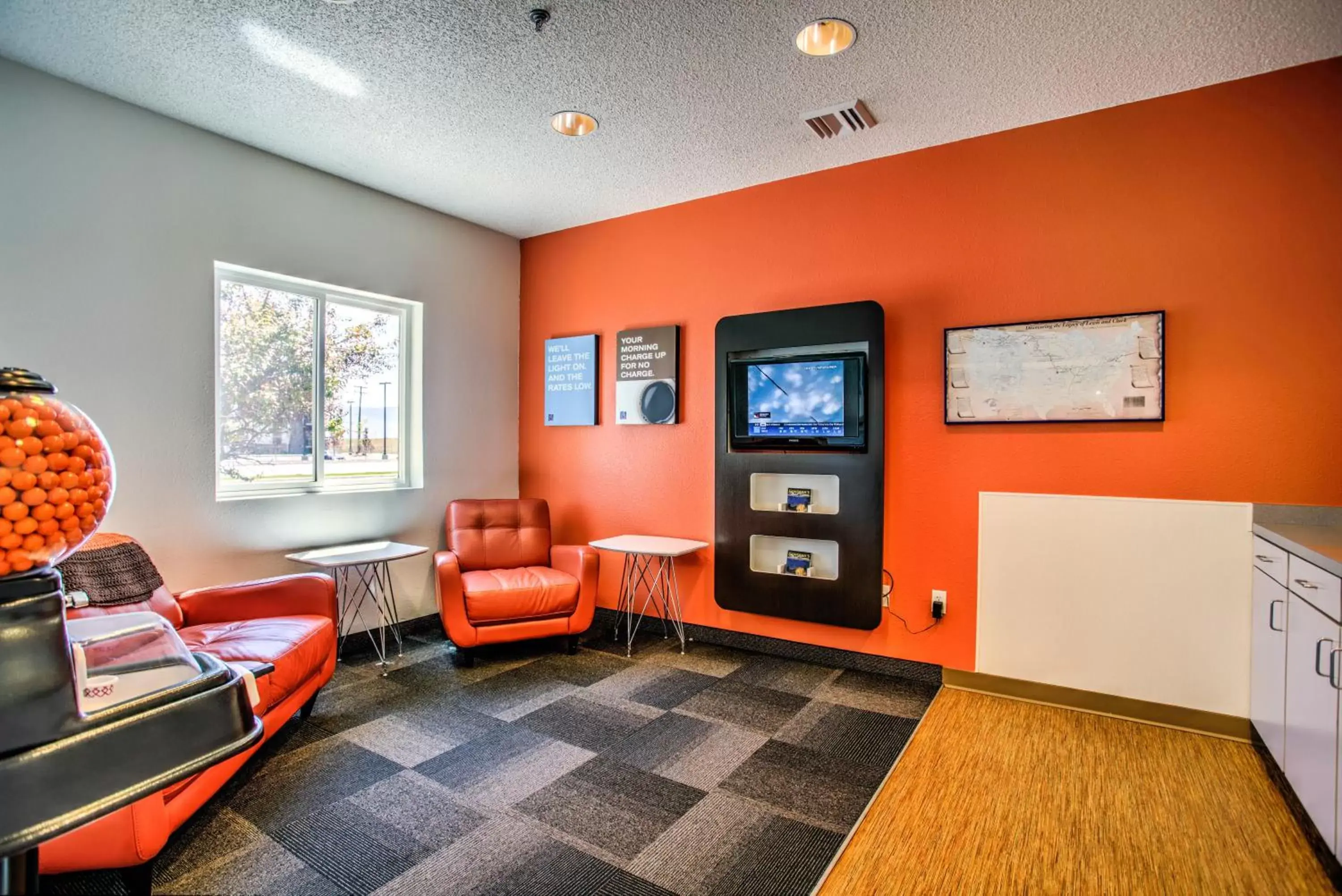 Lobby or reception, Seating Area in Motel 6-Missoula, MT