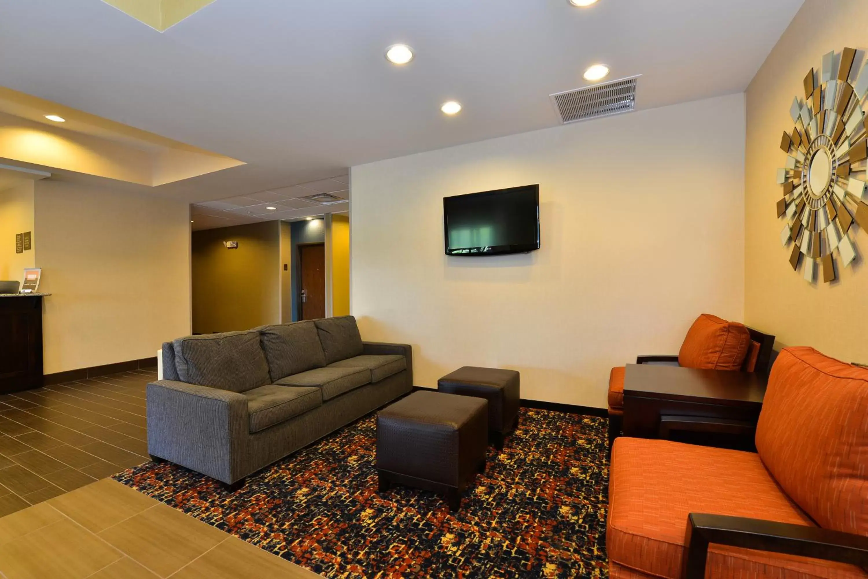 Lobby or reception, Seating Area in Comfort Inn Saint Clairsville