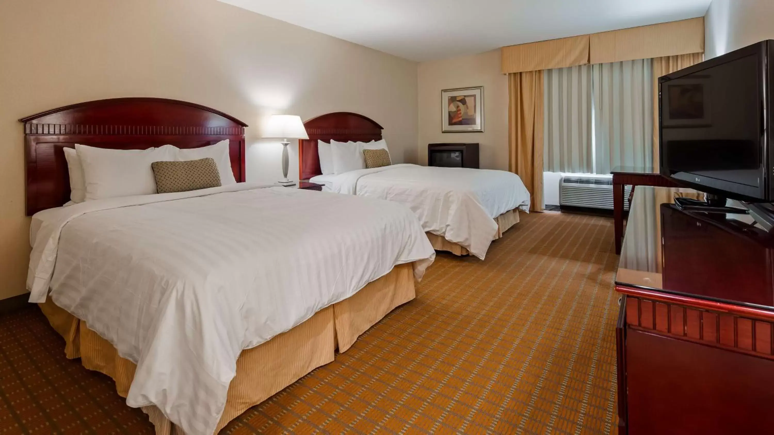 Photo of the whole room, Bed in Best Western Plus West Covina Inn