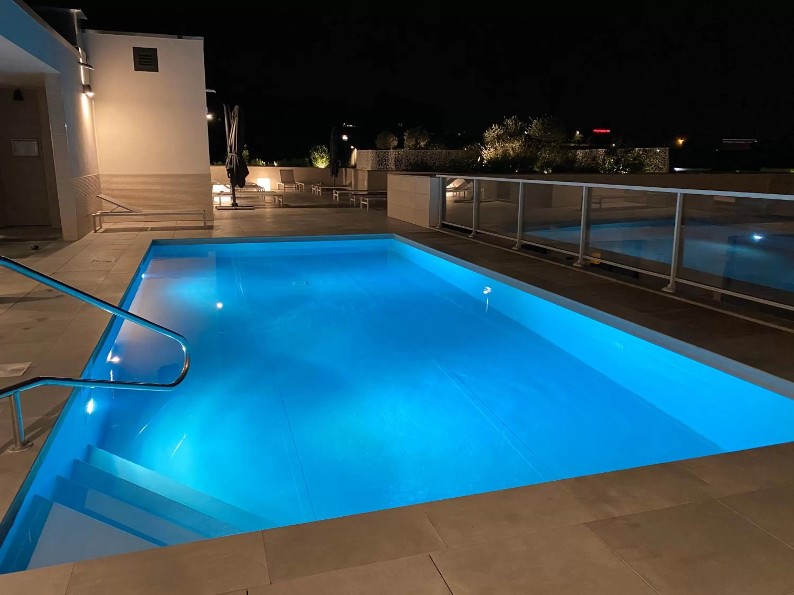 Swimming pool in Lagrange Apart'Hôtel Antibes Olympie