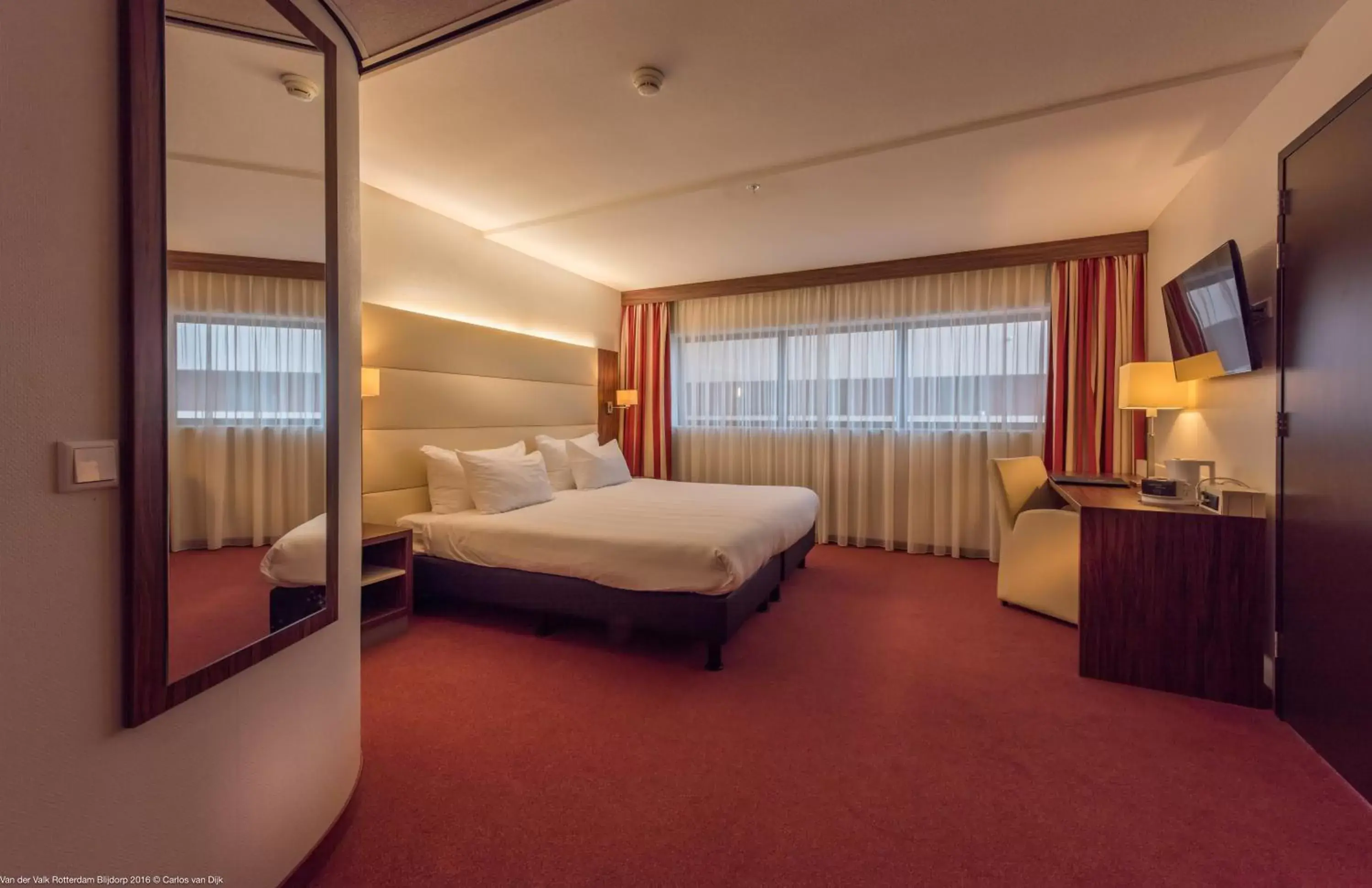 Bedroom in Van der Valk Hotel Rotterdam - Blijdorp