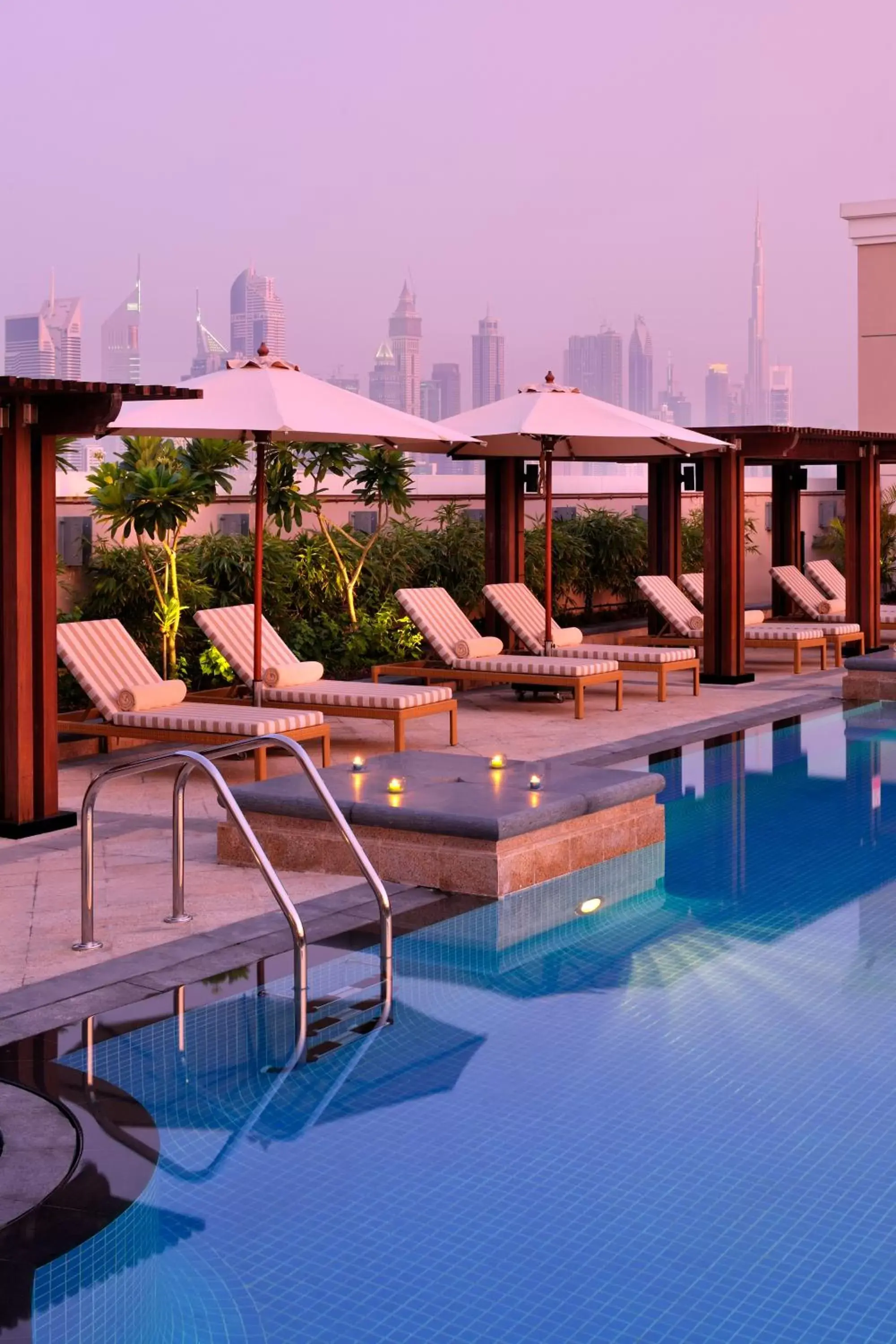 Fitness centre/facilities, Swimming Pool in Crowne Plaza - Dubai Jumeirah, an IHG Hotel