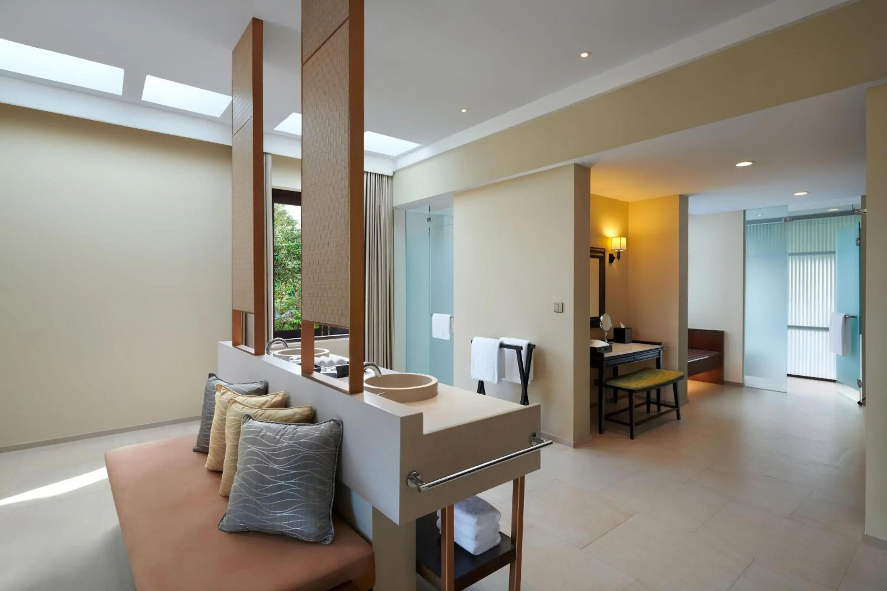 Bathroom, Dining Area in Vana Belle, A Luxury Collection Resort, Koh Samui