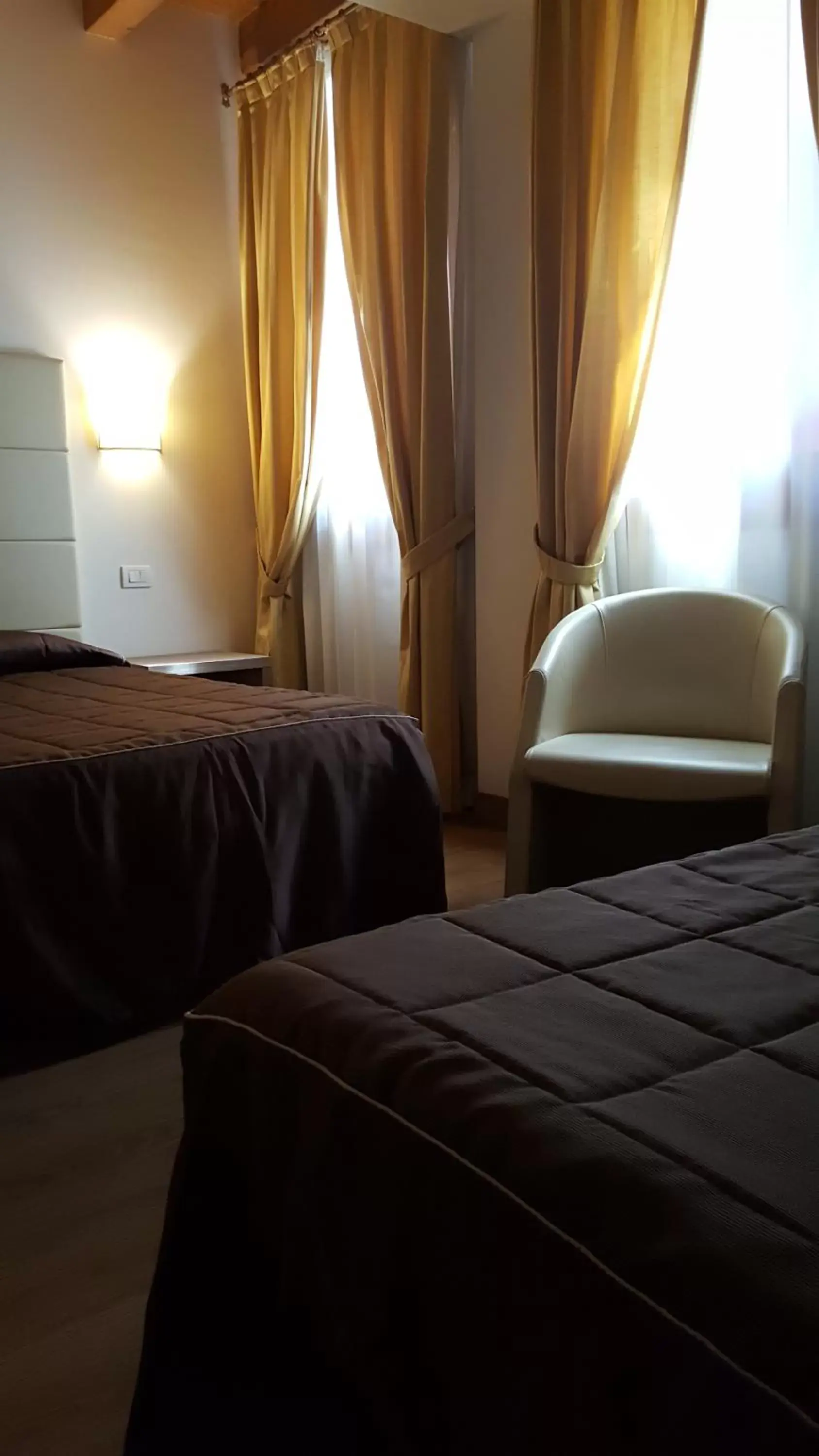 Photo of the whole room, Bed in UNAWAY Ecohotel Villa Costanza Venezia