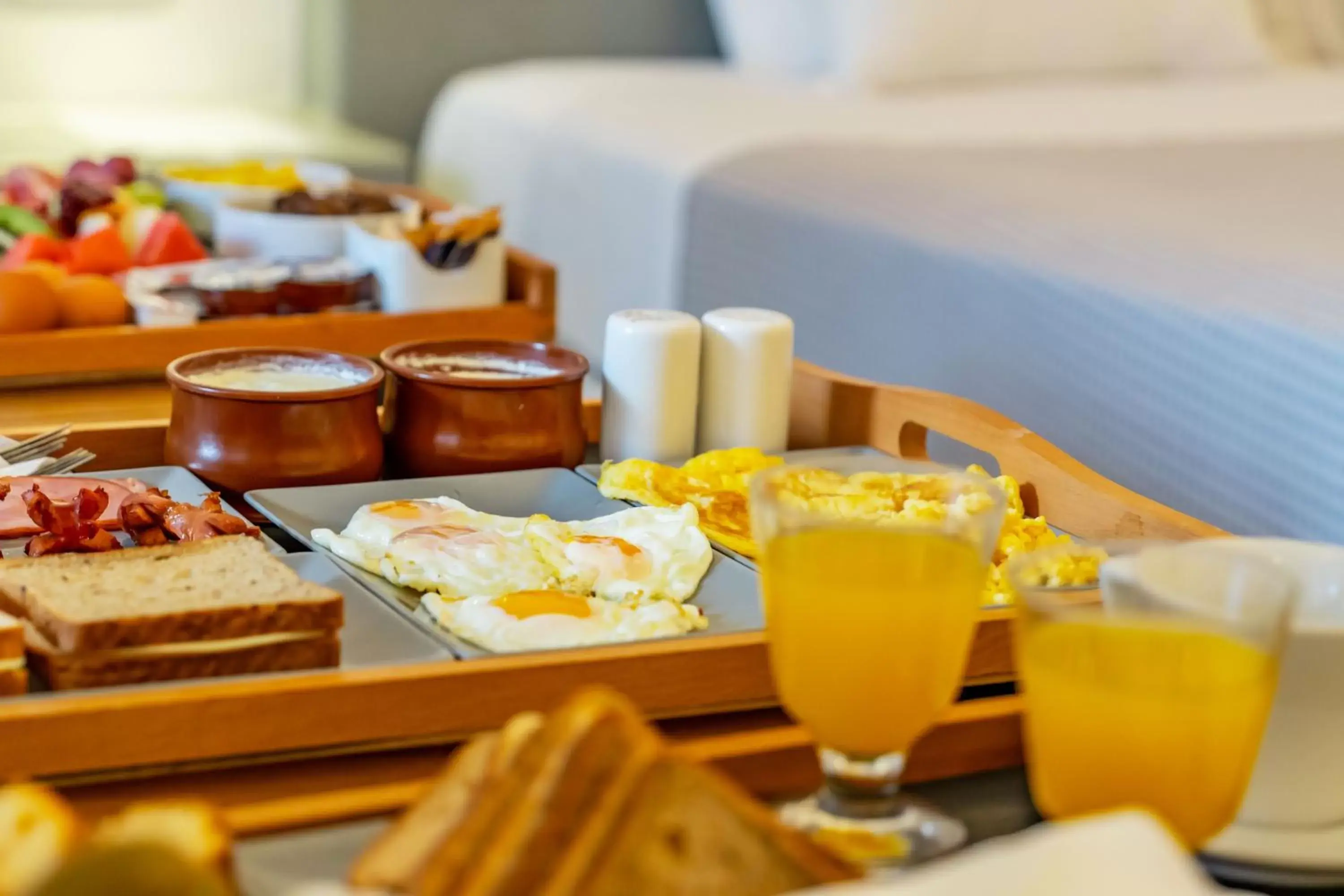 Breakfast in Central Fira Suites