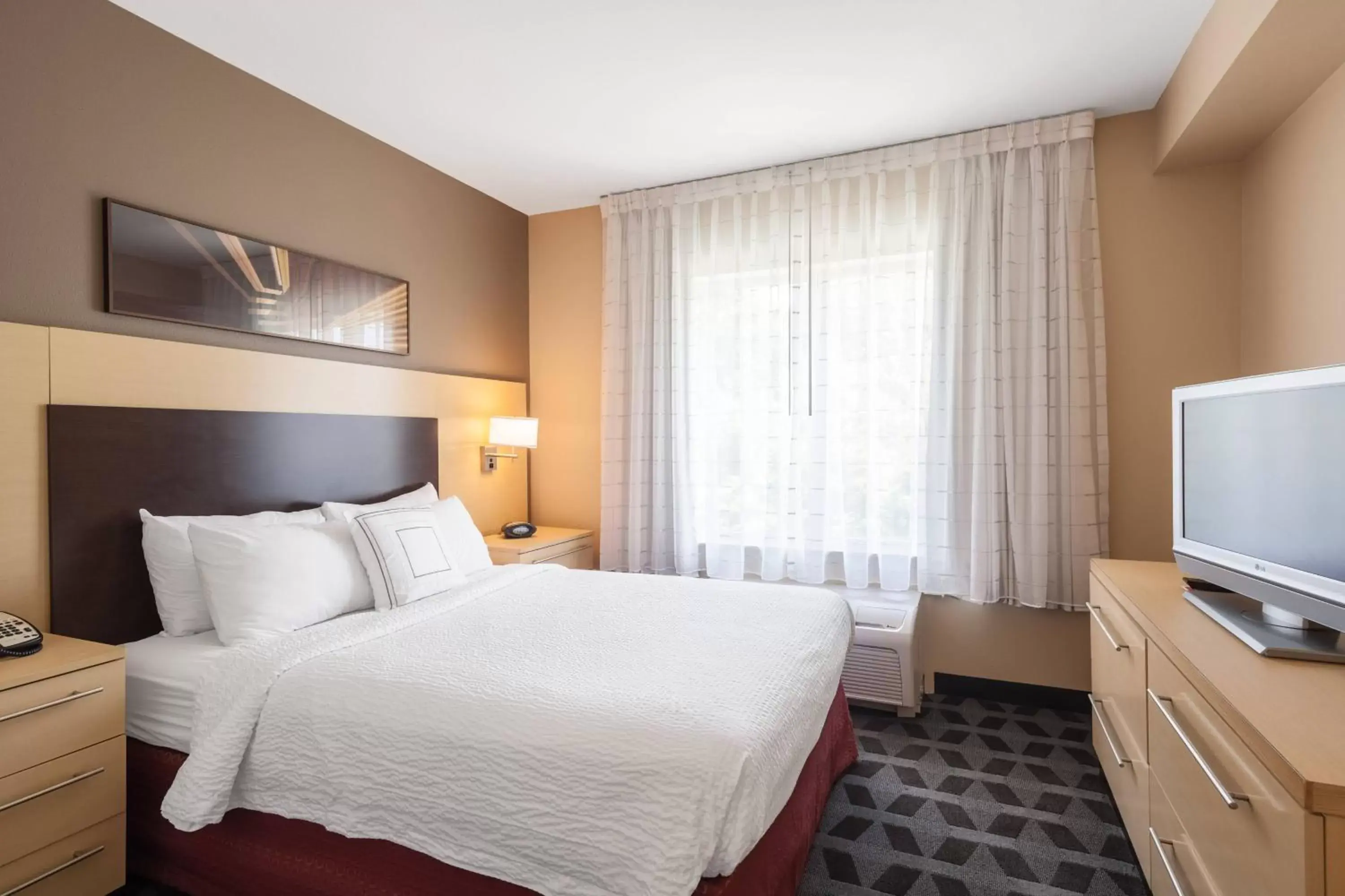 Bedroom, Bed in TownePlace Suites Jacksonville Butler Boulevard
