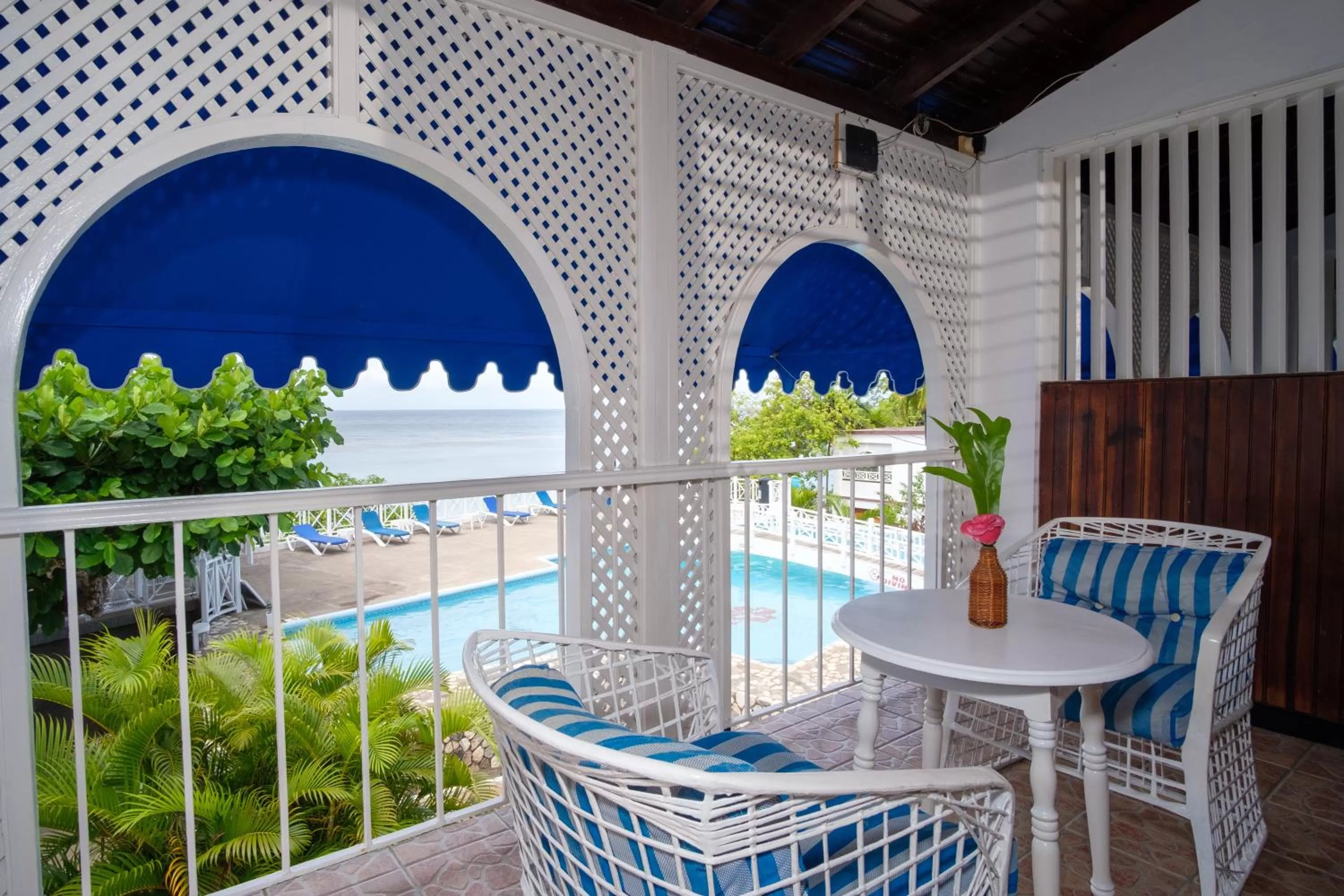 Balcony/Terrace in Hibiscus Lodge Hotel