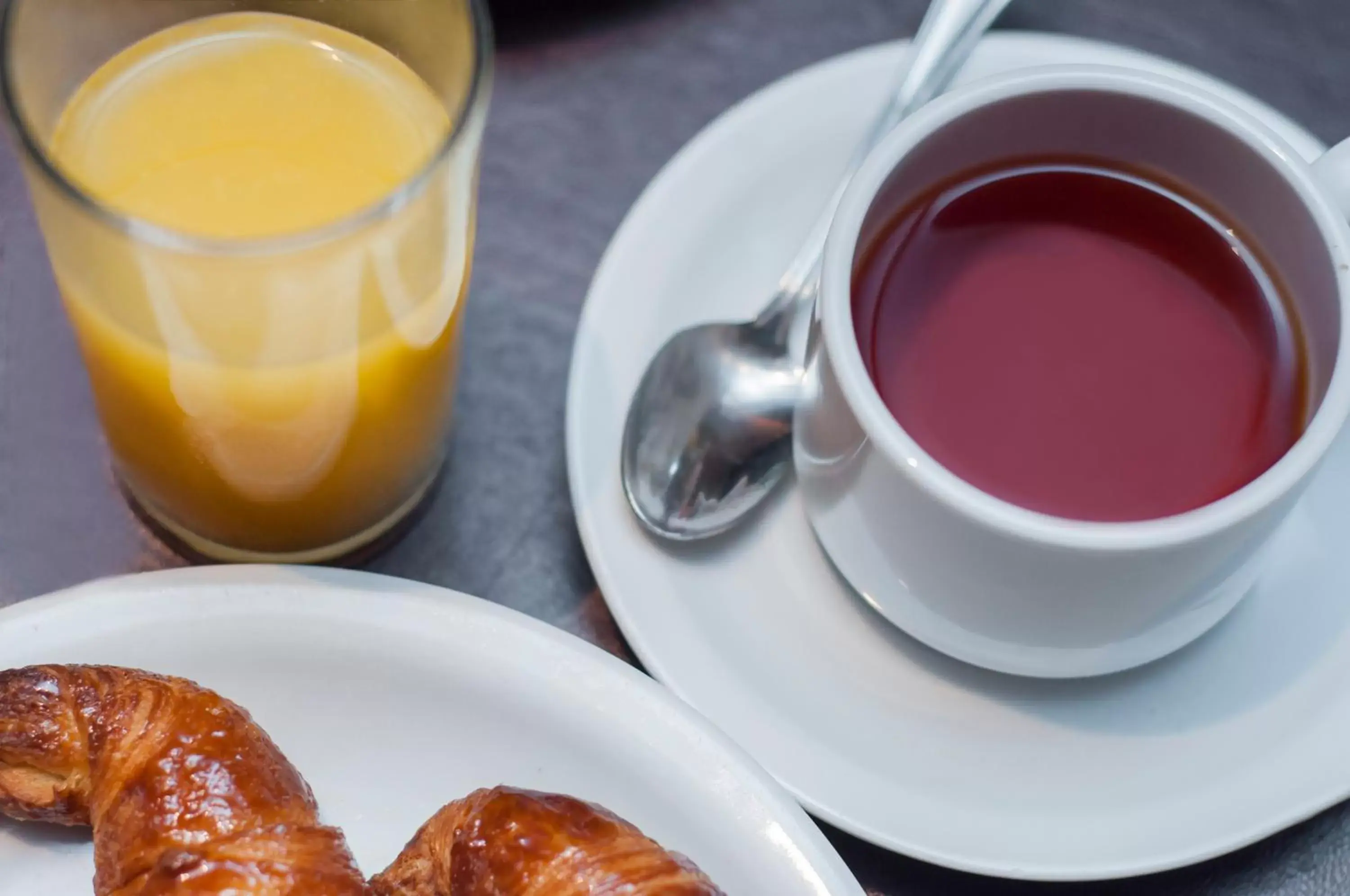 Buffet breakfast in Panoramic Grand - Iguazú Buffet breakfast in Panoramic Grand - Iguazú