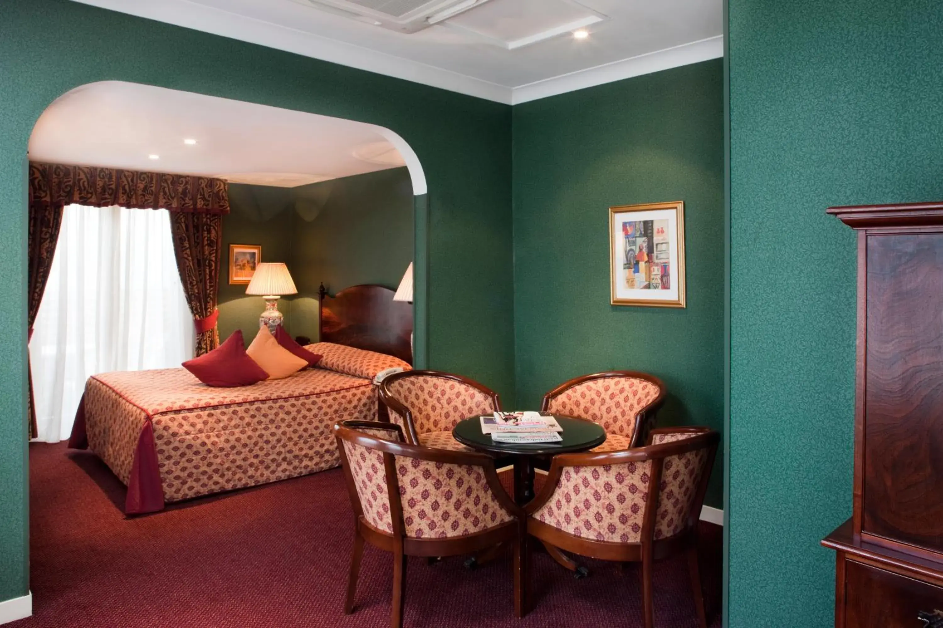 Bedroom in Berjaya Eden Park London Hotel