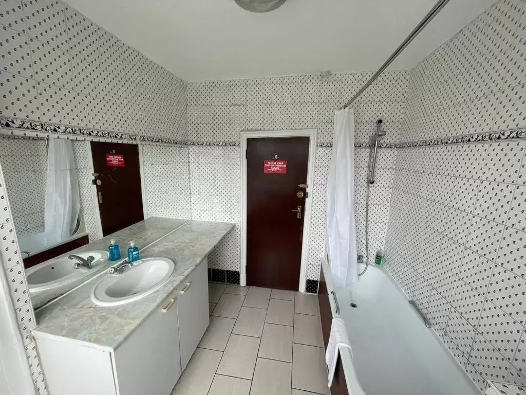 Bathroom in ST NICHOLAS HOTEL