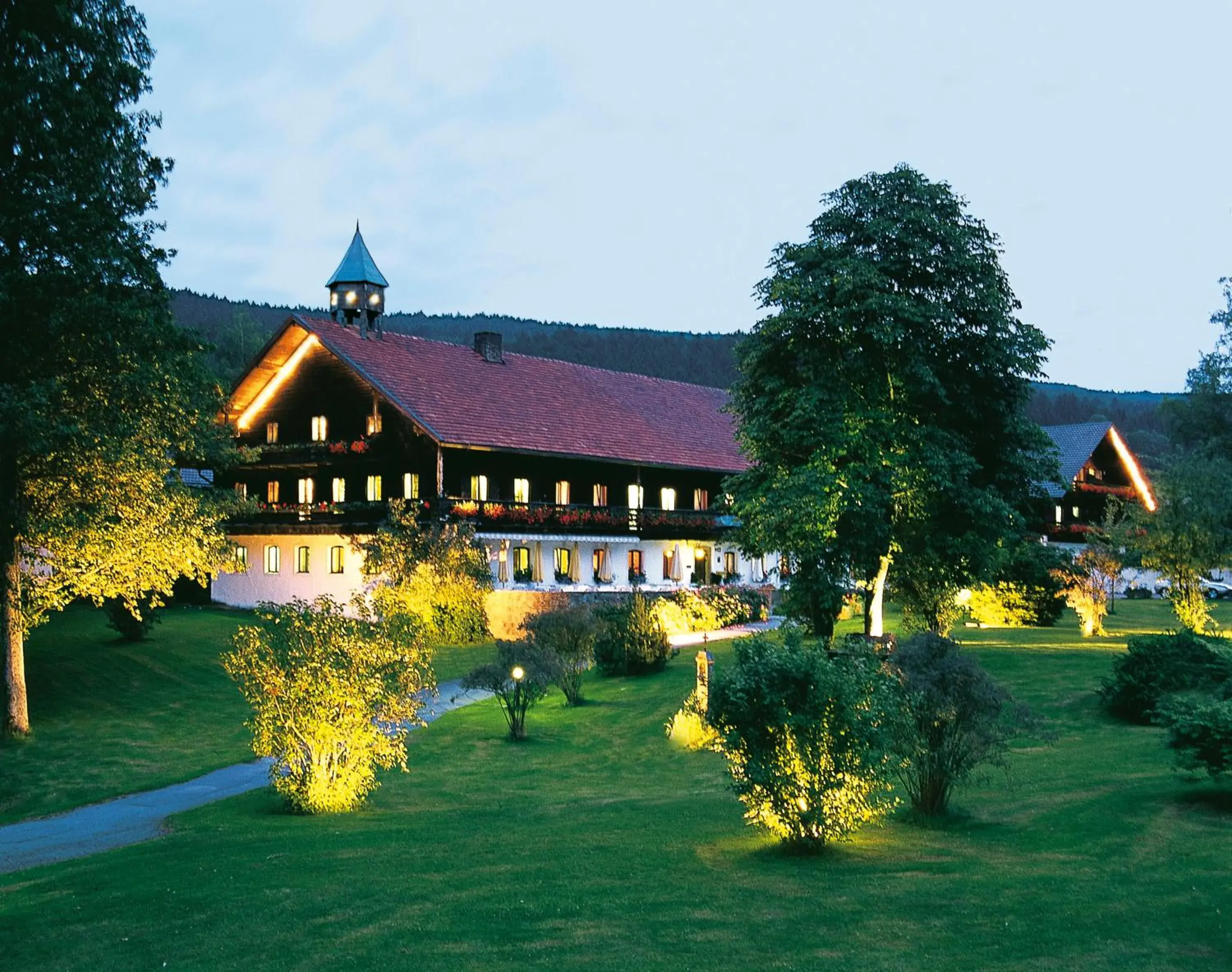 Facade/entrance, Property Building in Hotel Gut Schmelmerhof