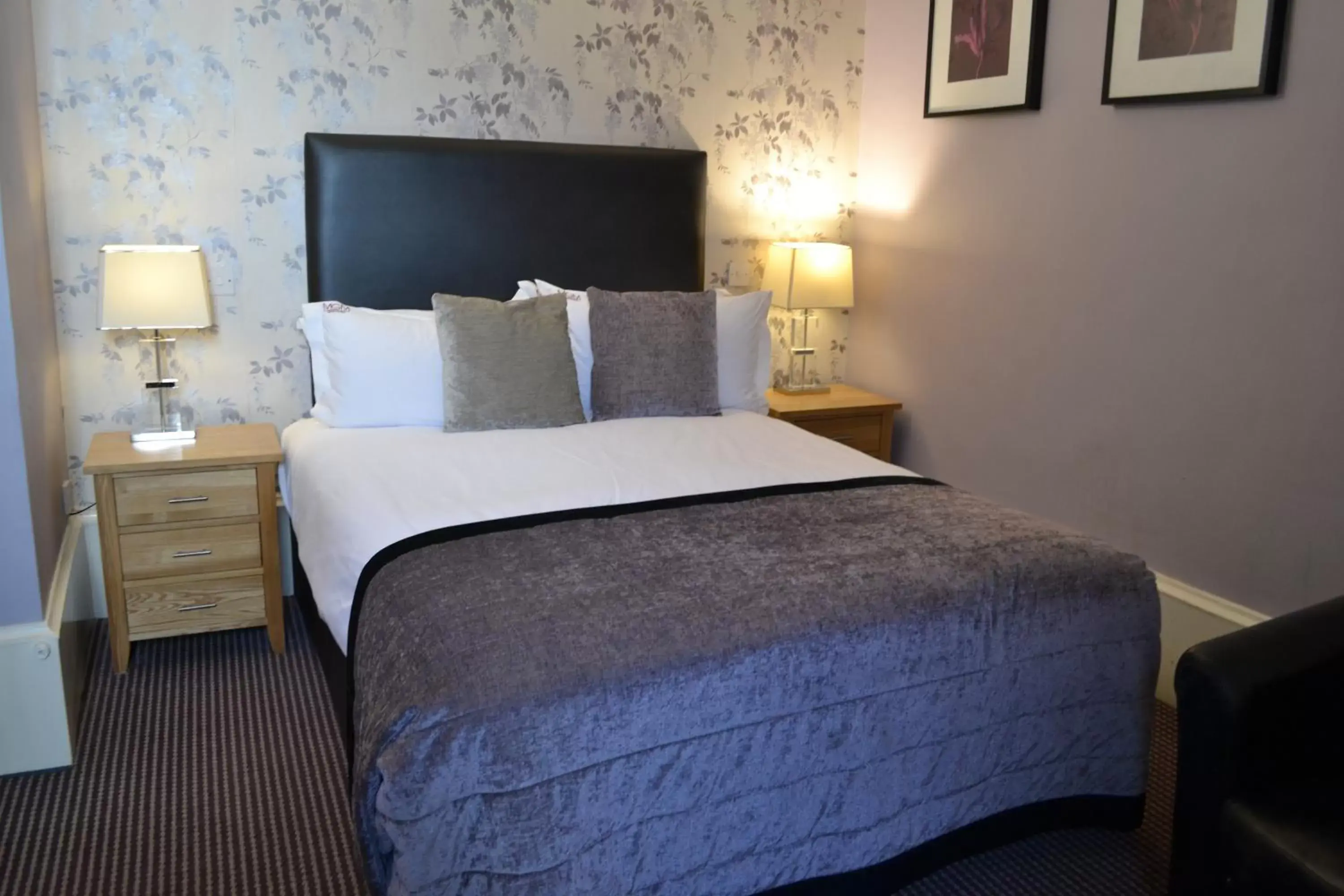 Family, Bed in Muthu Westcliff Hotel (Near London Southend Airport)