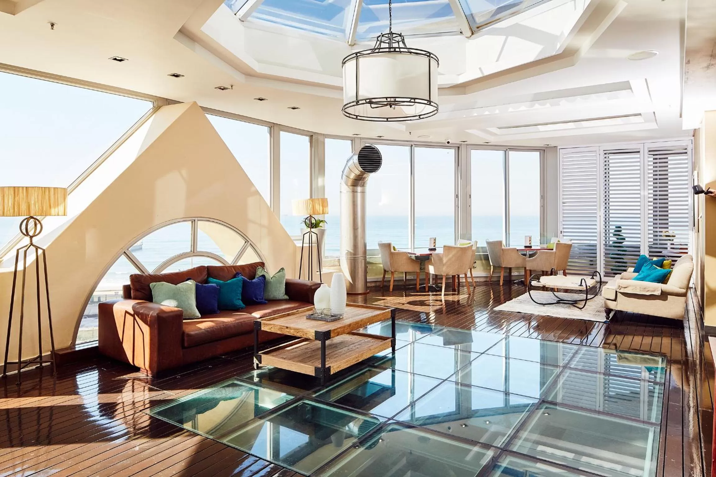 Area and facilities in First Group The Palace All-Suite