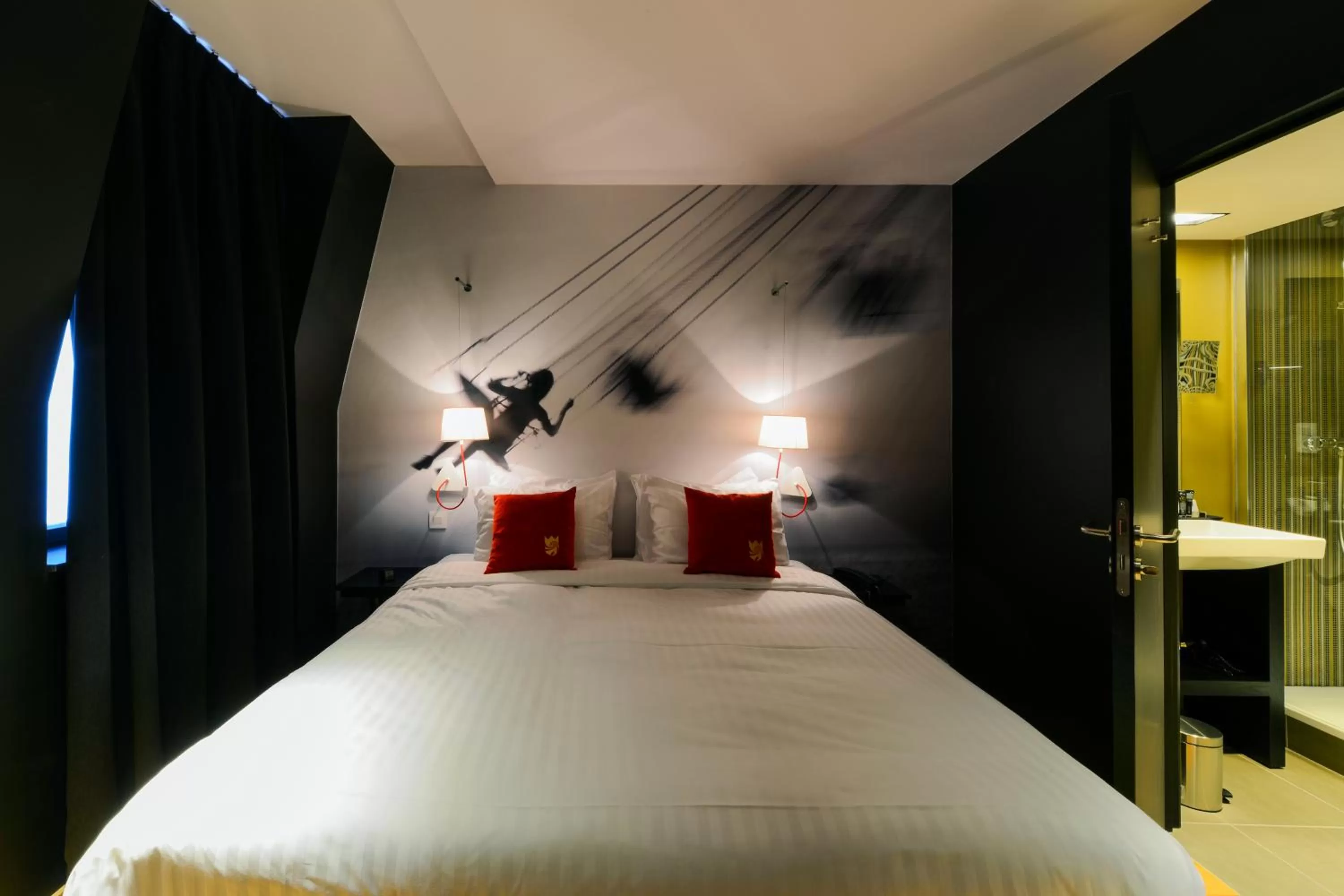 Deluxe Double Room with Pool Side in Hotel The Royal Snail