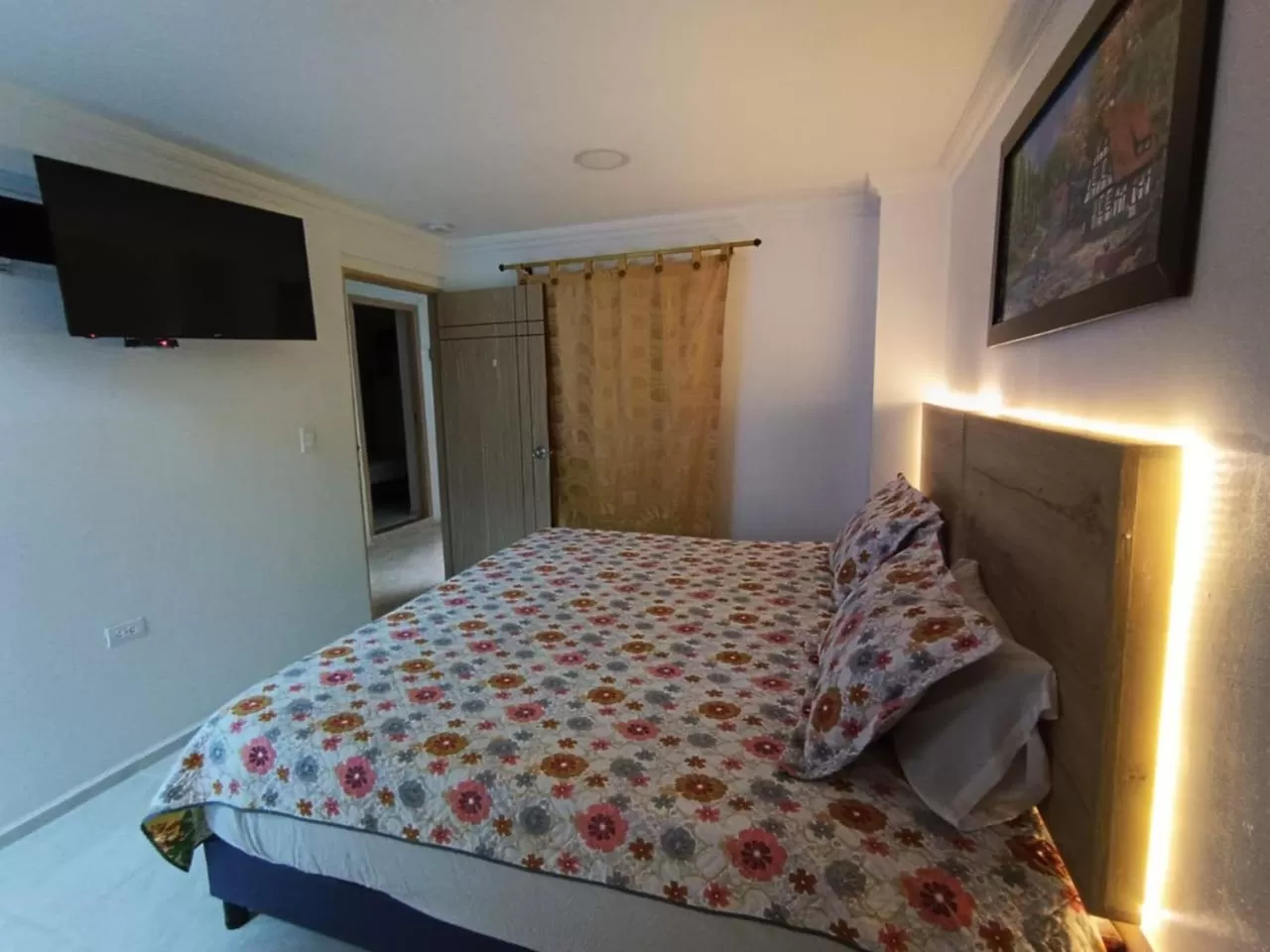 Bed in Hotel Eterna Primavera