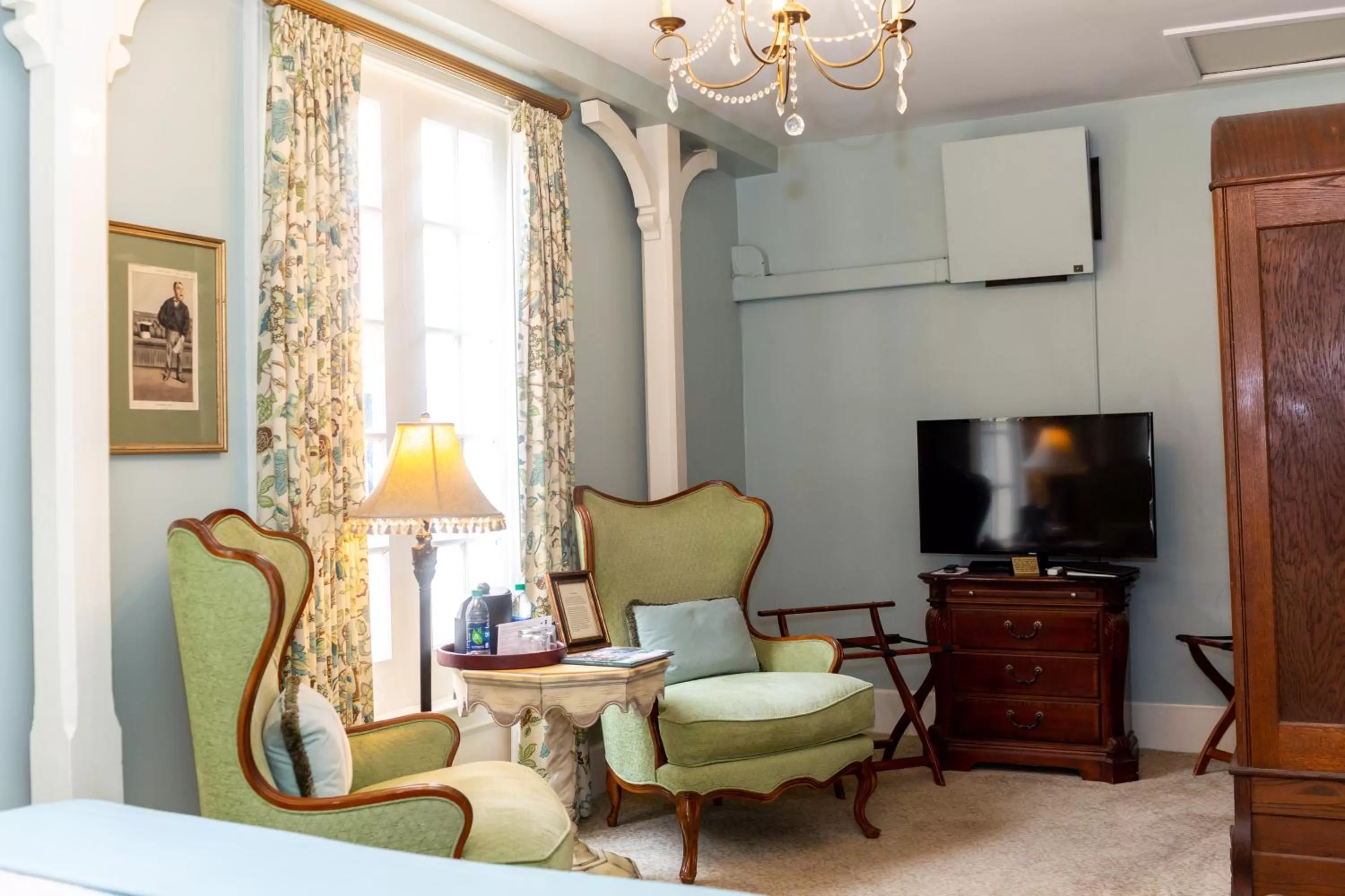 Seating area in Eliza Thompson House, Historic Inns of Savannah Collection