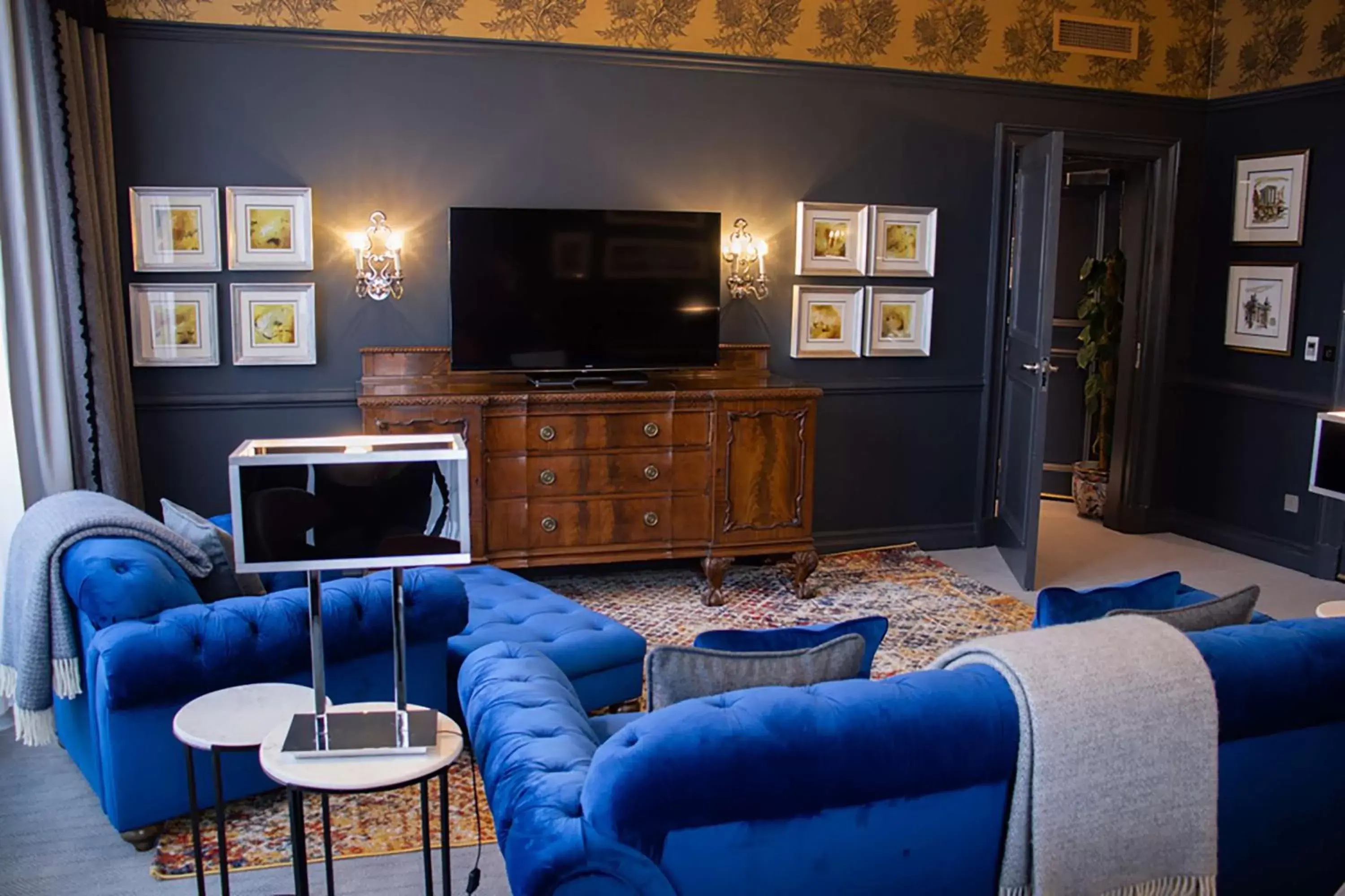 Living room, TV/Entertainment Center in Waldorf Astoria Edinburgh - The Caledonian
