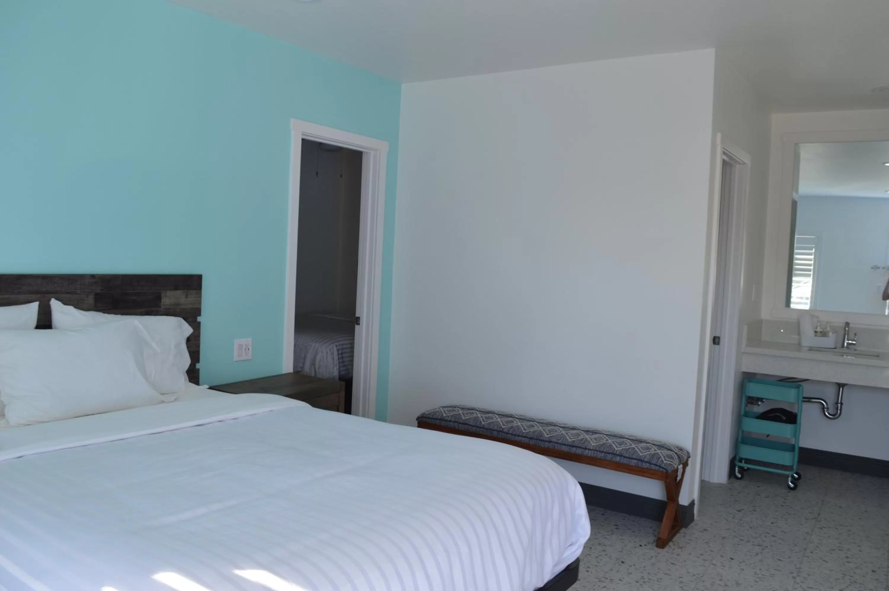 Bed in Calafia Inn San Clemente Newly renovated