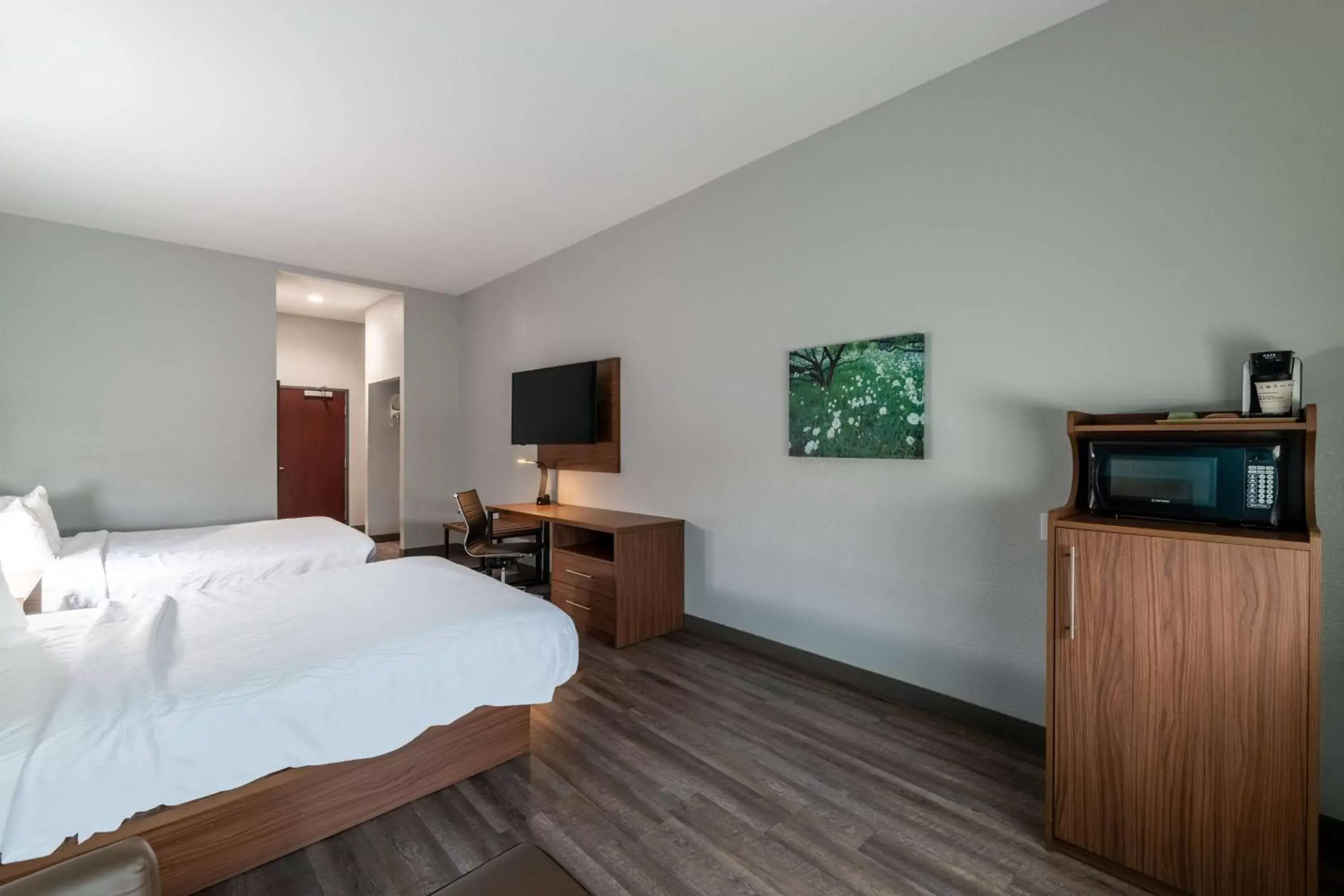 Bedroom, TV/Entertainment Center in Best Western Bowie Inn & Suites