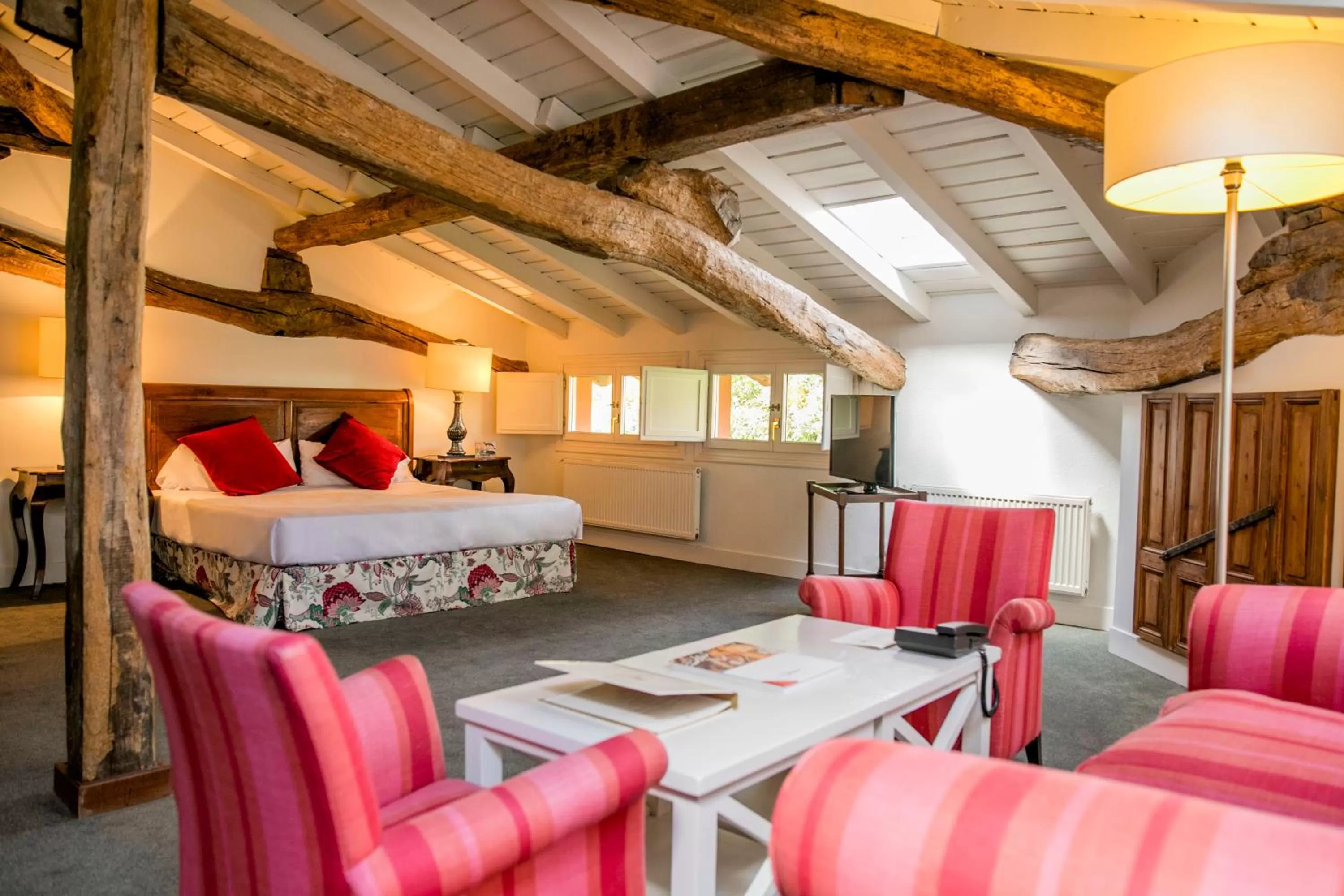 Photo of the whole room in Hotel Zubieta