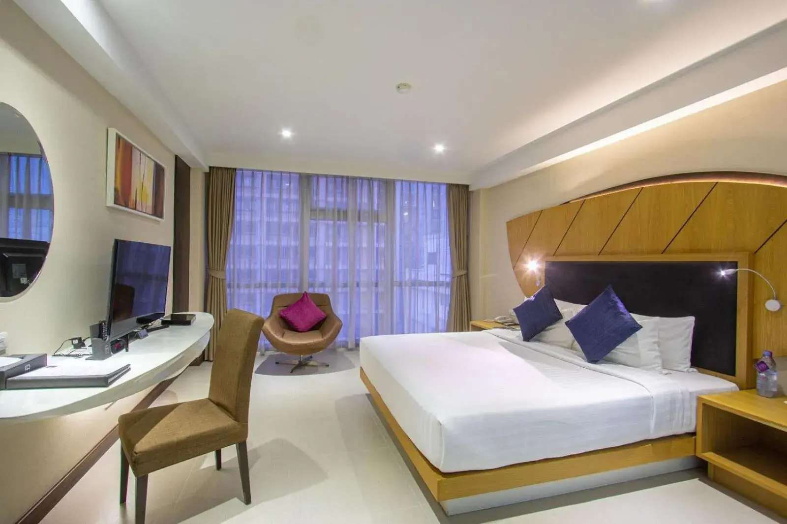 Photo of the whole room in Hotel Icon Bangkok Sukhumvit 2