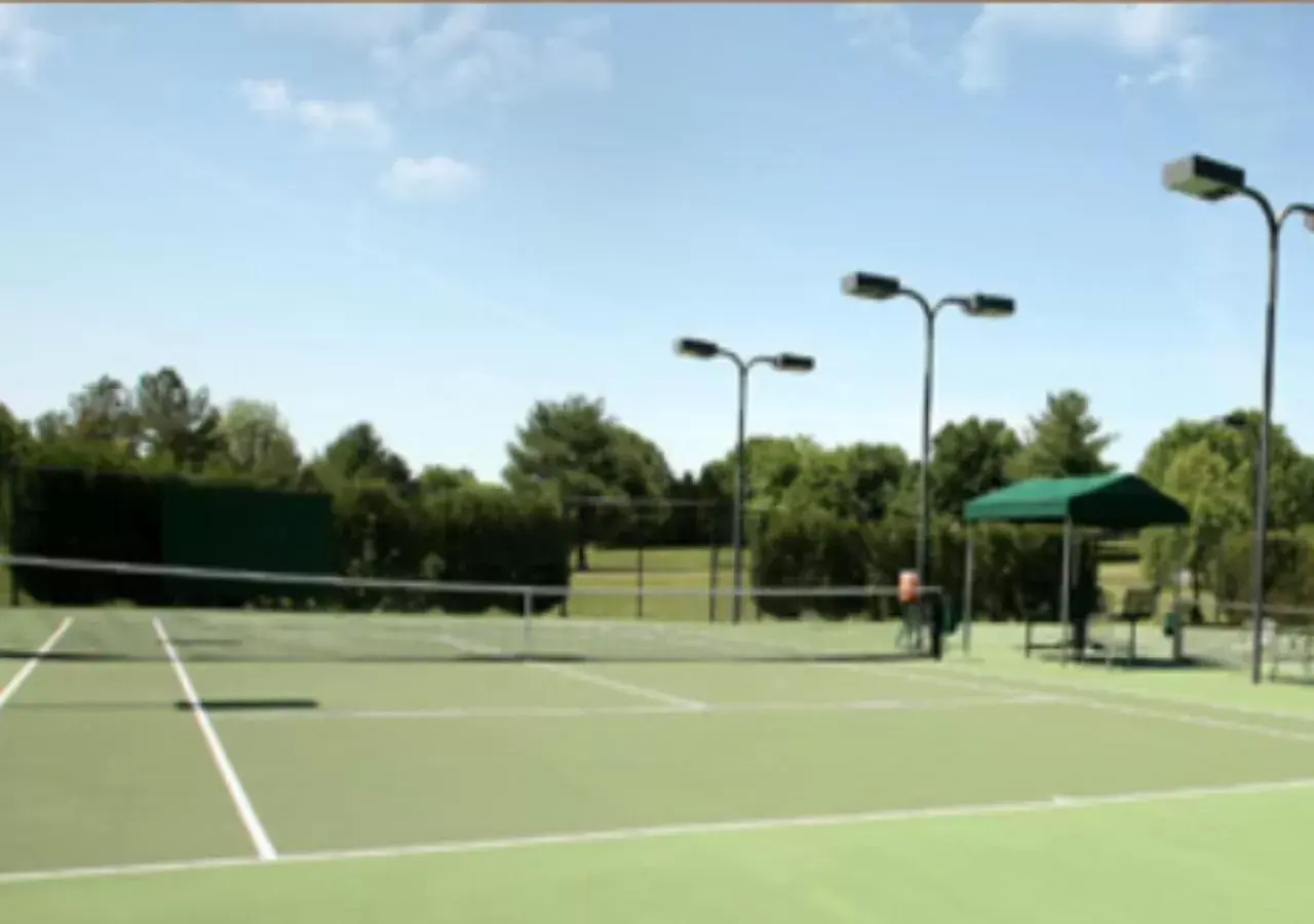 Tennis court in Inn at Evergreen Tennis court in Inn at Evergreen