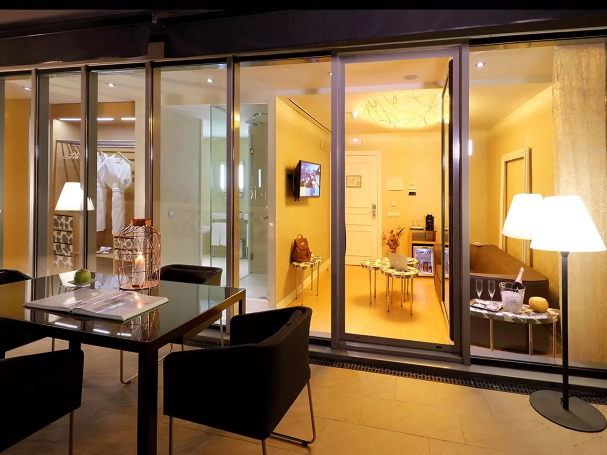 Balcony/Terrace, Restaurant/Places to Eat in Axel Hotel Barcelona & Urban Spa- Adults Only