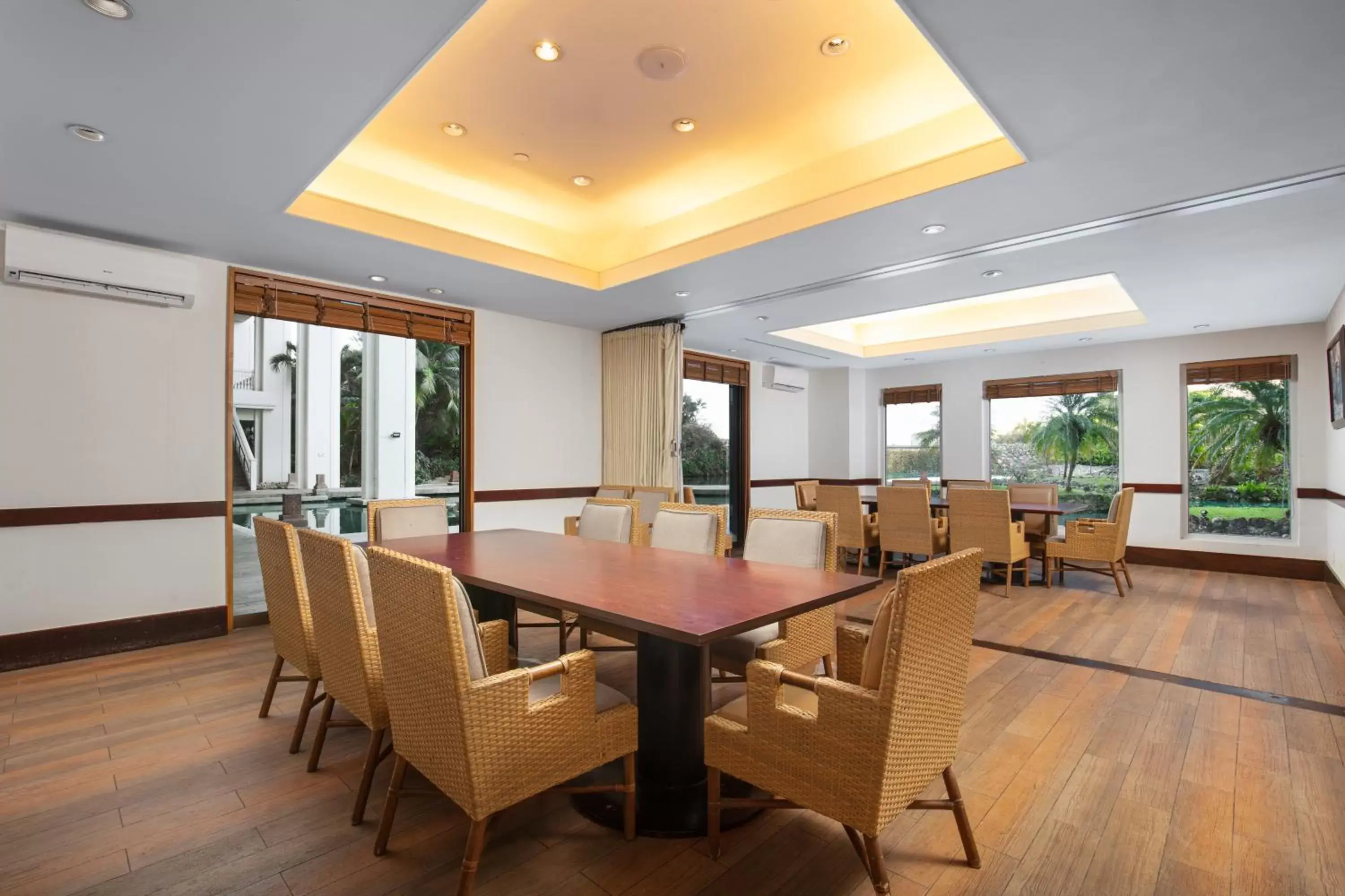 Restaurant/places to eat in RIHGA Royal Laguna Guam Resort Restaurant/places to eat in RIHGA Royal Laguna Guam Resort