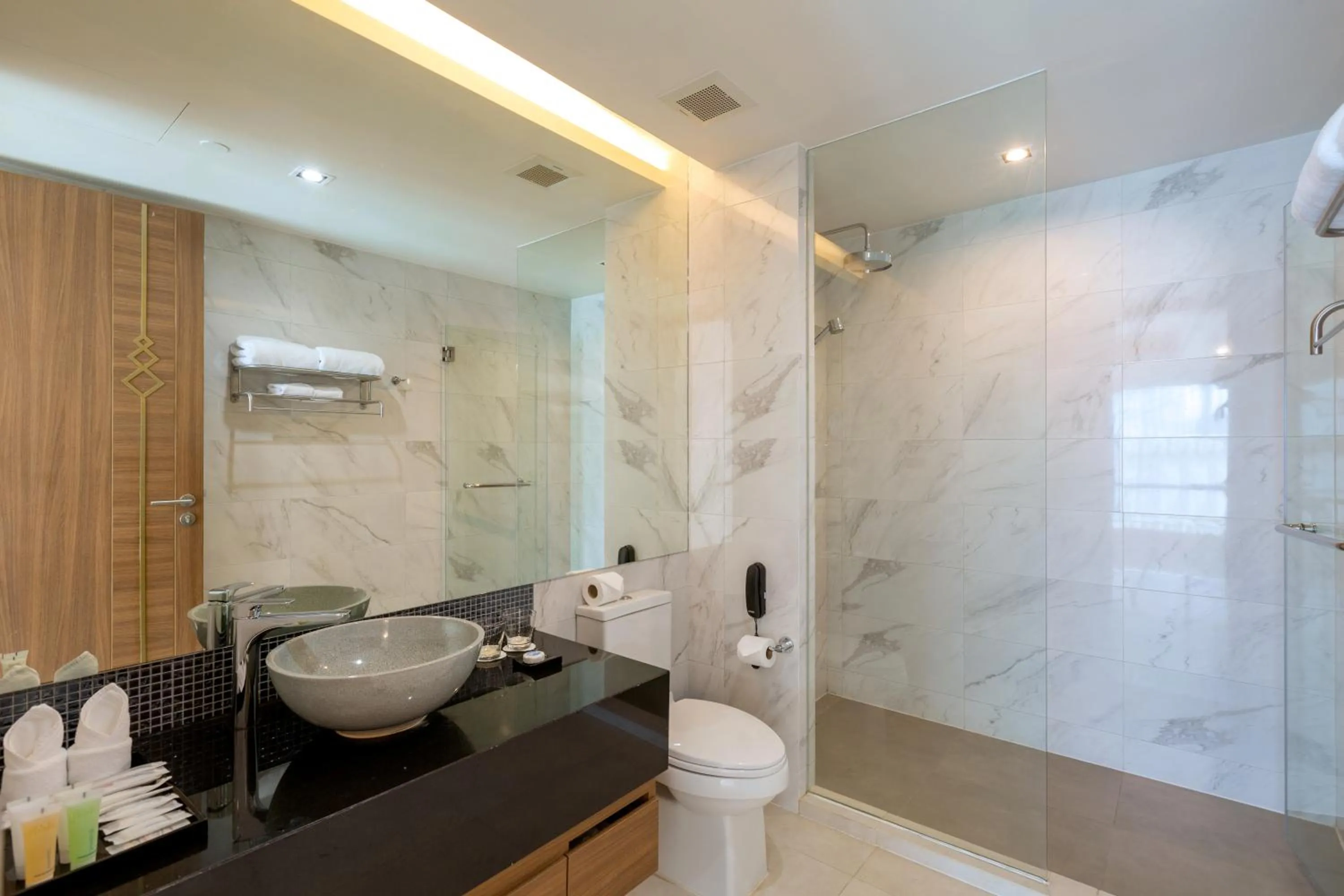 Shower in Splash Beach Resort Phuket Family-Friendly Water Park Resort Near Phuket Airport