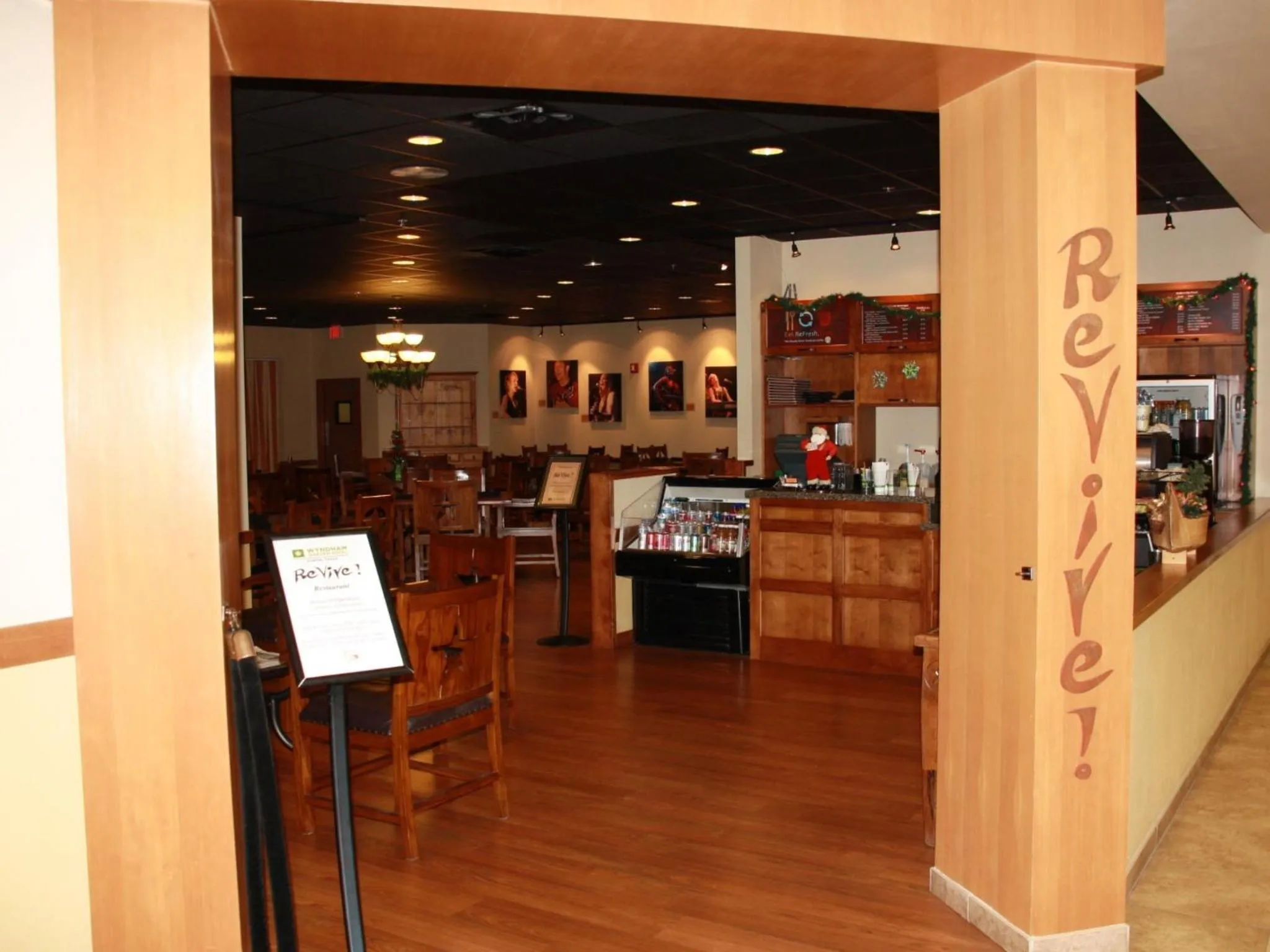 Restaurant/places to eat in Wyndham Garden Hotel Austin