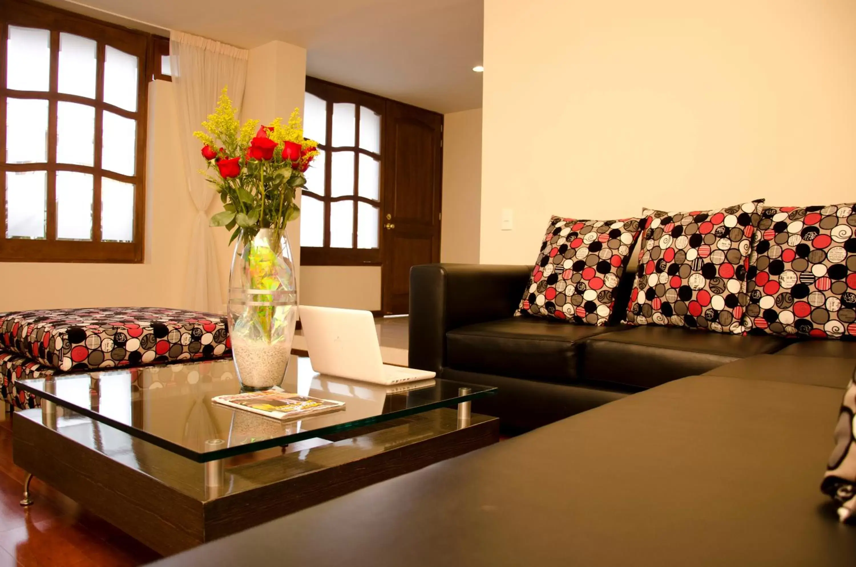 Communal lounge/ TV room, Seating Area in Hotel Portofino