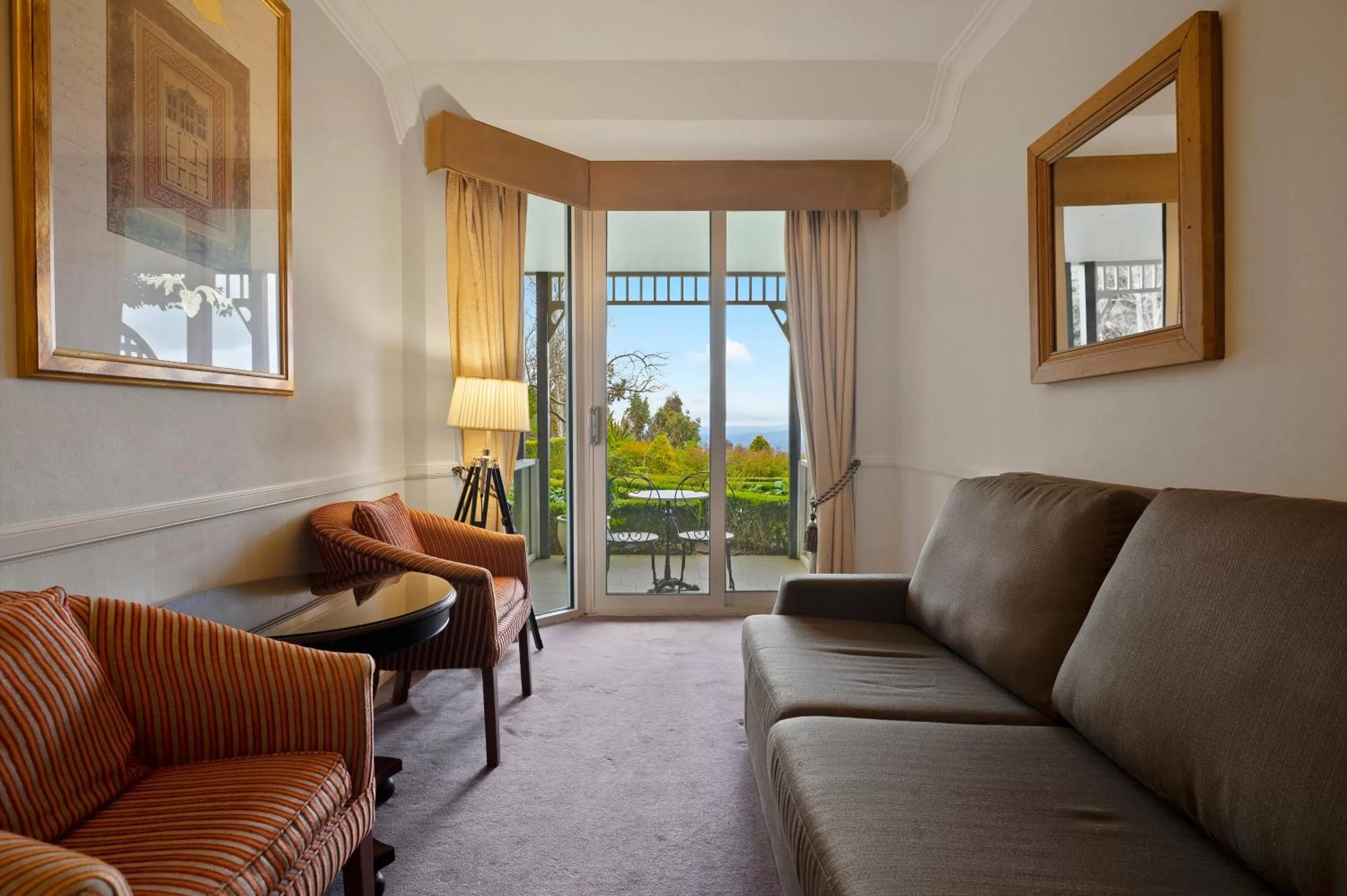 Seating area in Echoes Boutique Hotel & Restaurant Blue Mountains