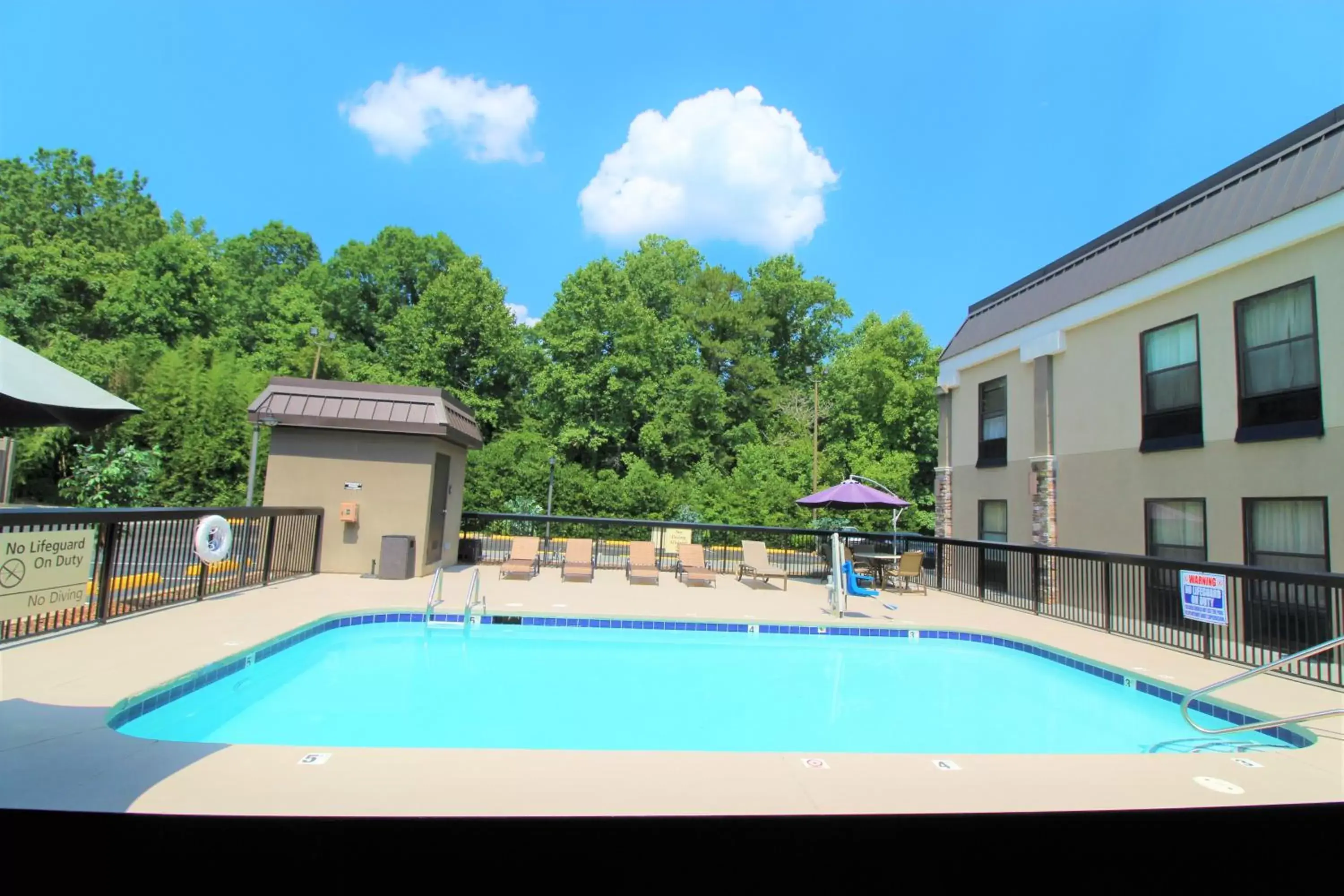 Swimming Pool in Best Western Albemarle Inn