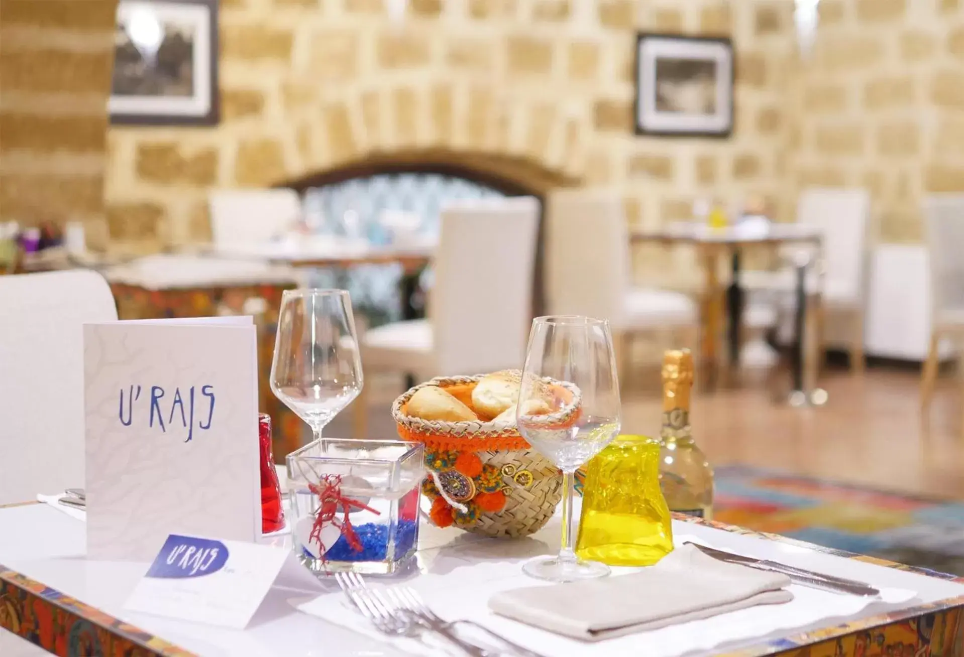 Restaurant/places to eat in Hotel Tonnara Trabia Restaurant/places to eat in Hotel Tonnara Trabia