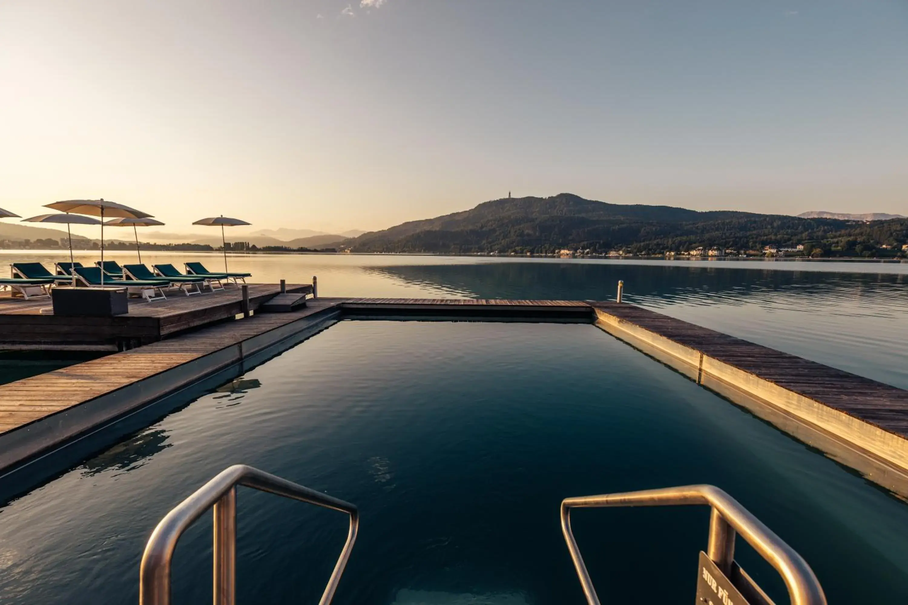 Lake view, Swimming Pool in Hotel Schloss Seefels