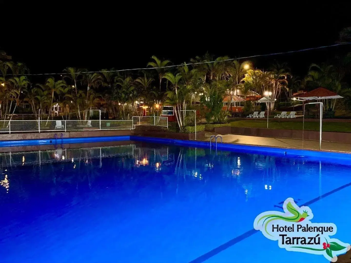 Swimming Pool in Hotel Palenque Tarrazu